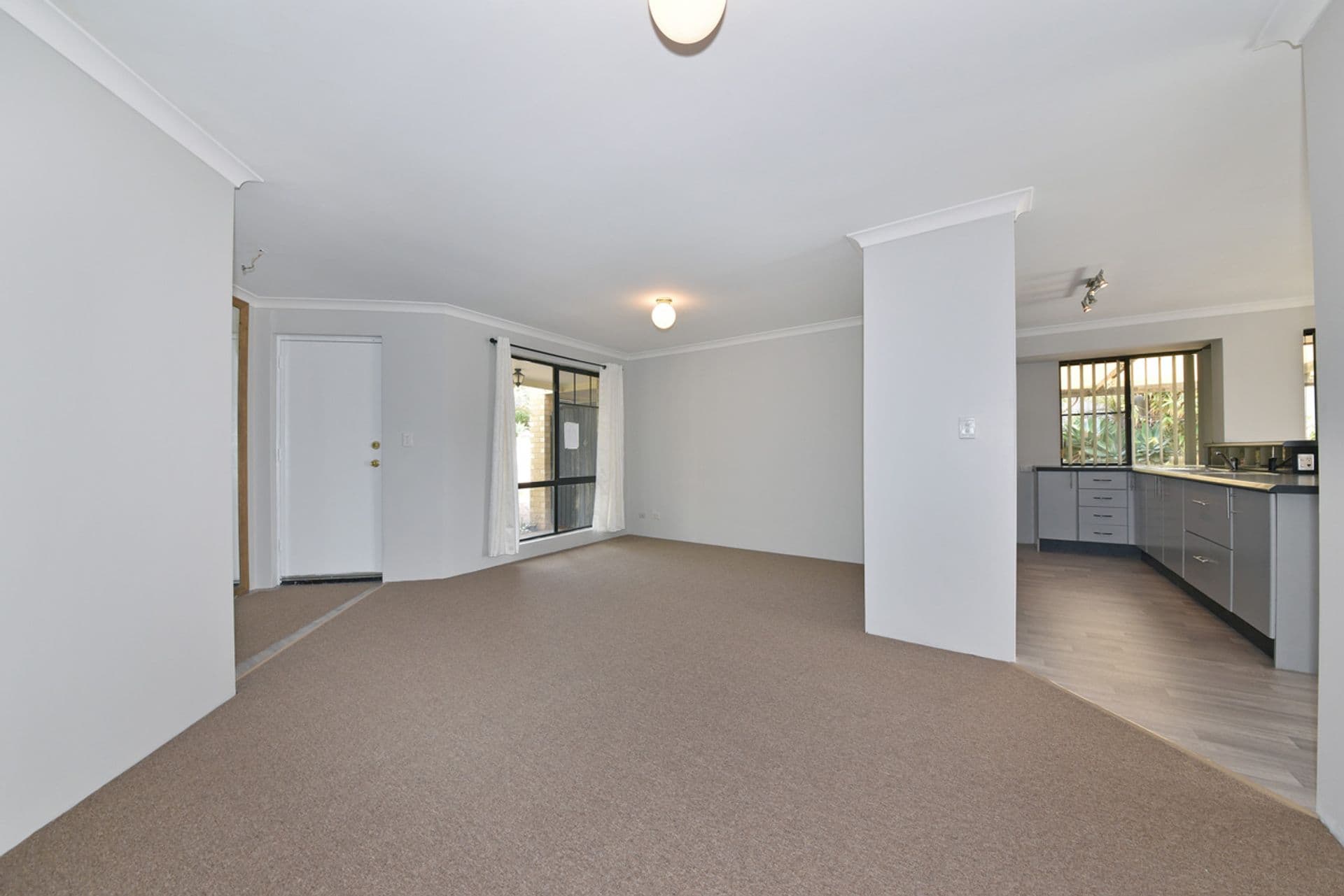27 Kilmarnock Loop, Kinross, WA, 6028, Kinross - Thumbnail 4