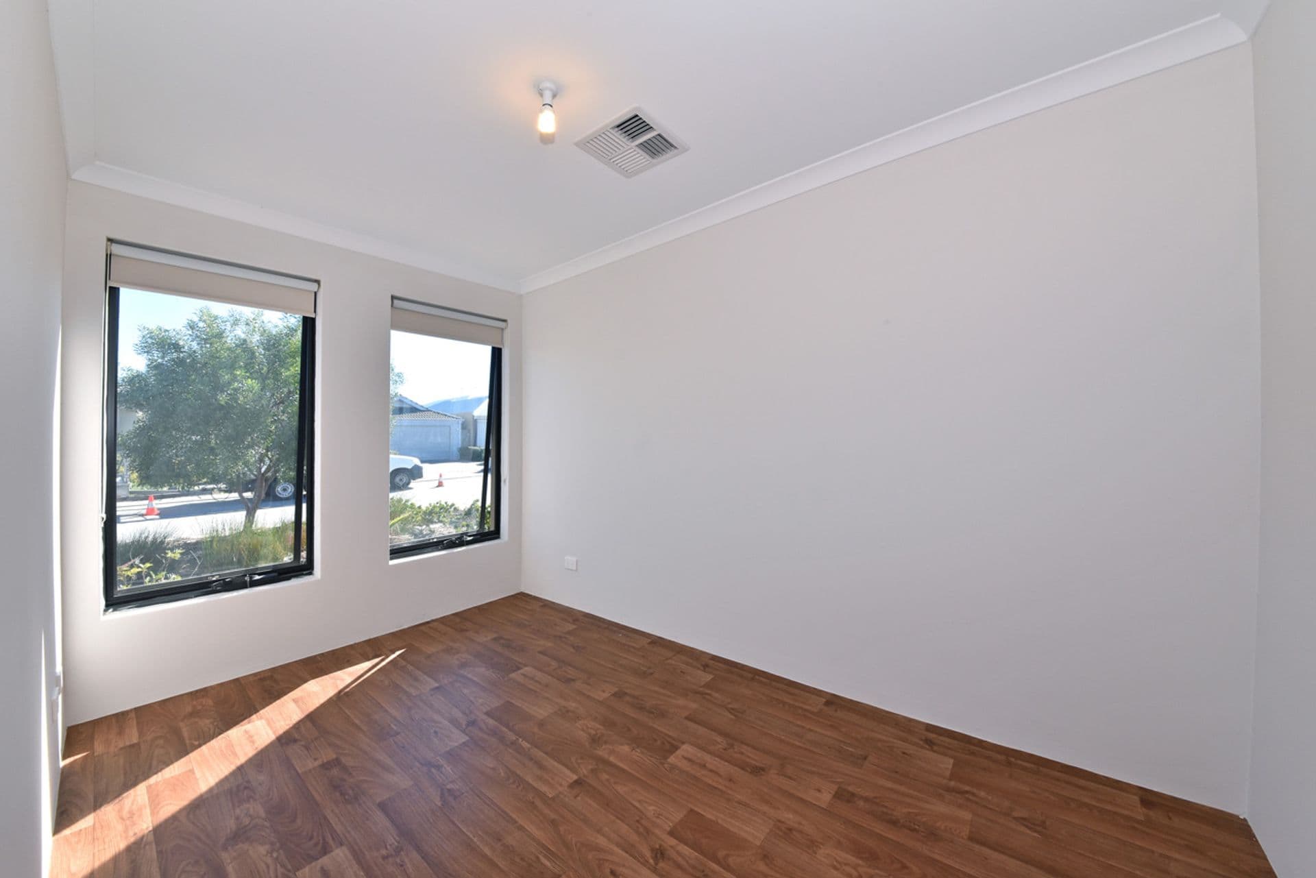 8 Koenig Way, Clarkson, WA, 6030, Clarkson - Thumbnail 2