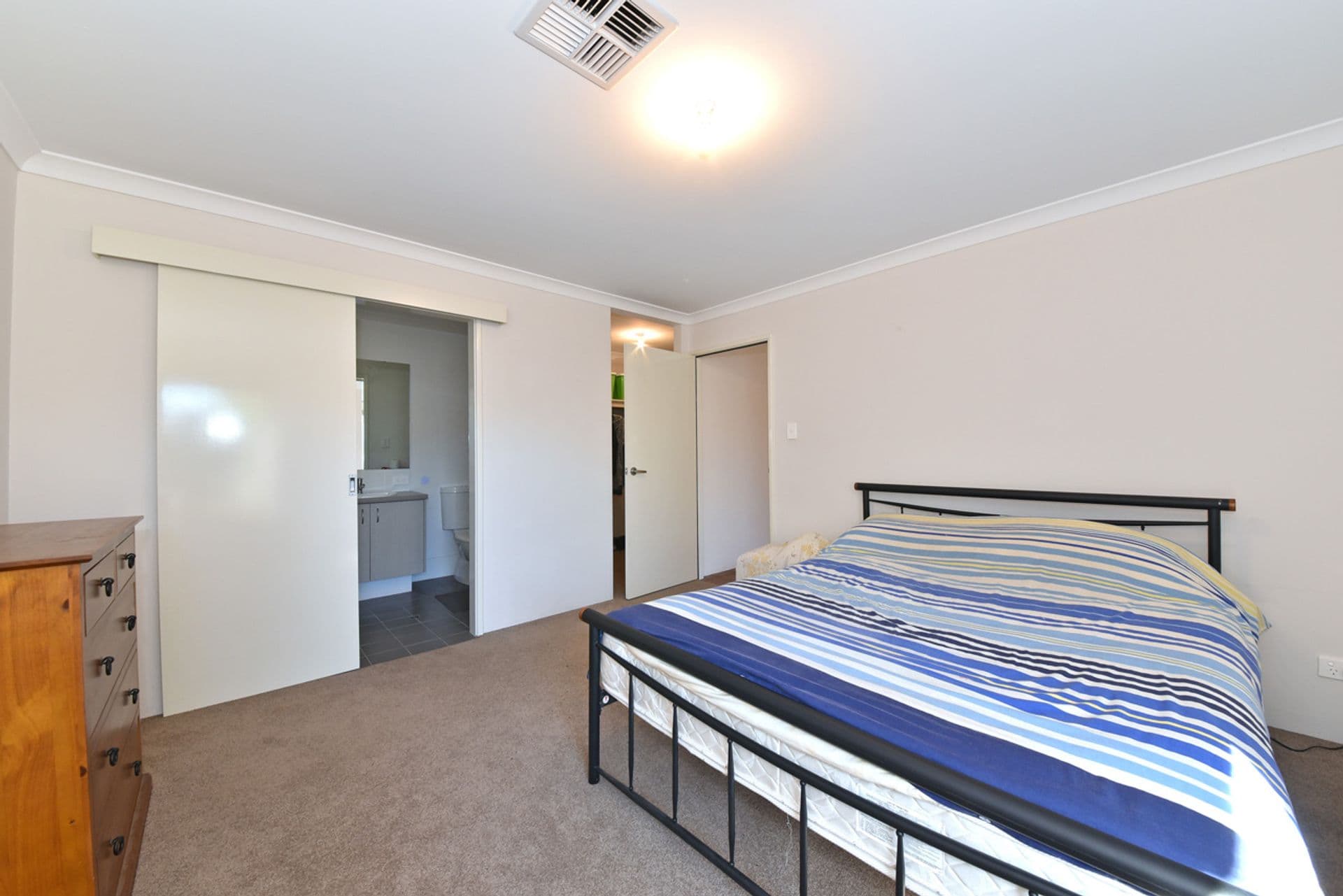 8 Koenig Way, Clarkson, WA, 6030, Clarkson - Thumbnail 4