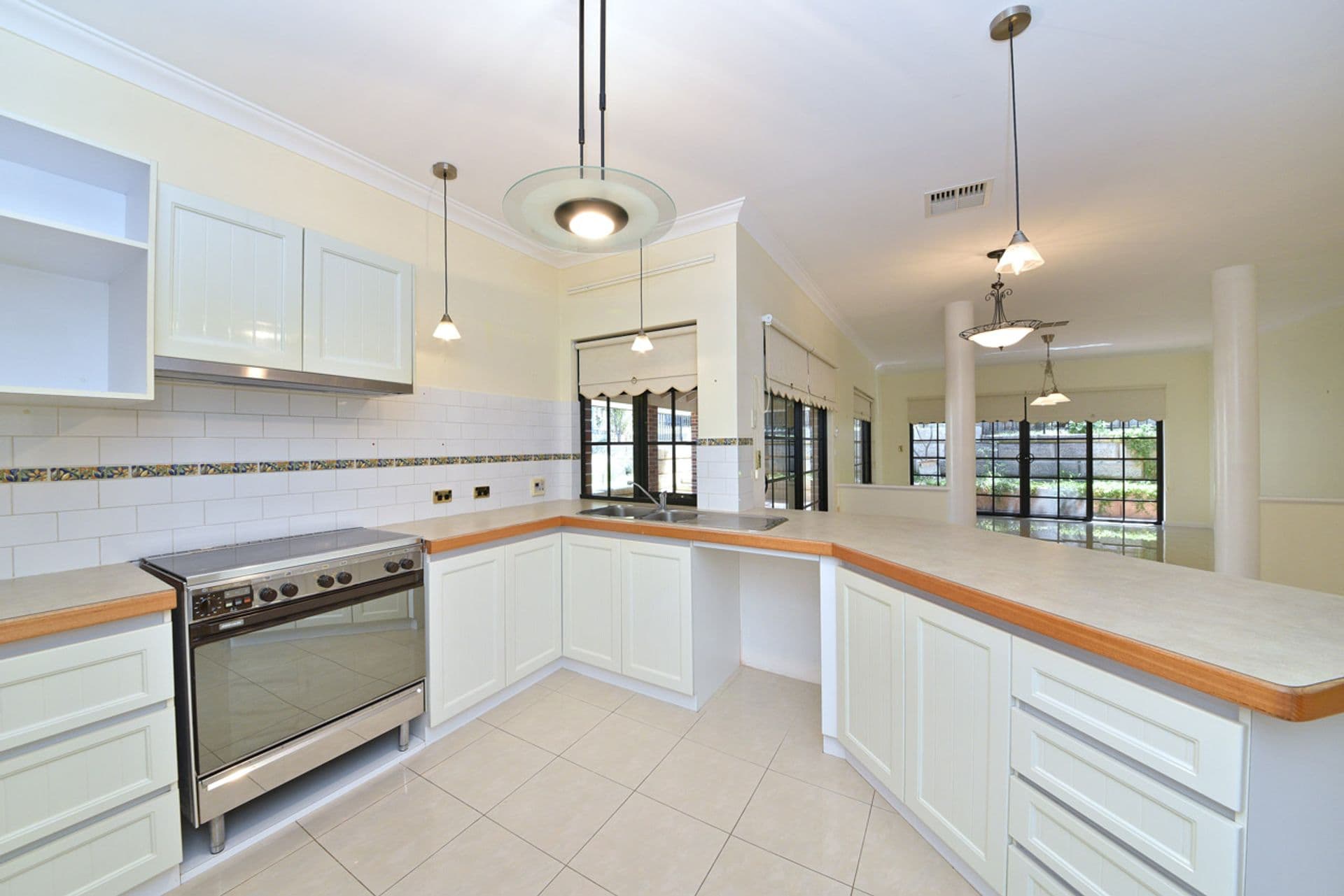 2 Seaham Way, Mindarie, WA, 6030, Mindarie - Thumbnail 8