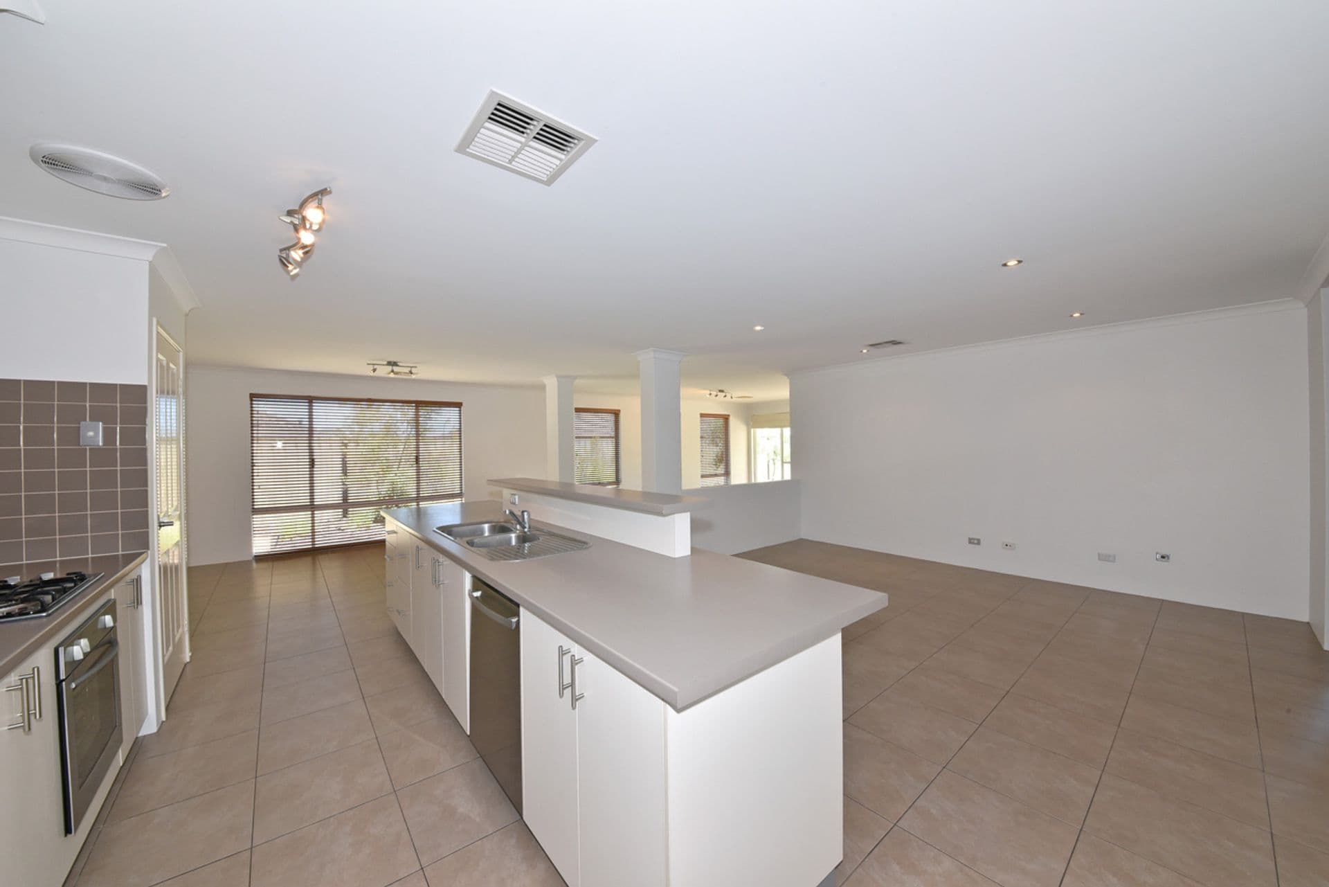 3 Utica Terrace, Clarkson, WA, 6030, Clarkson - Thumbnail 7