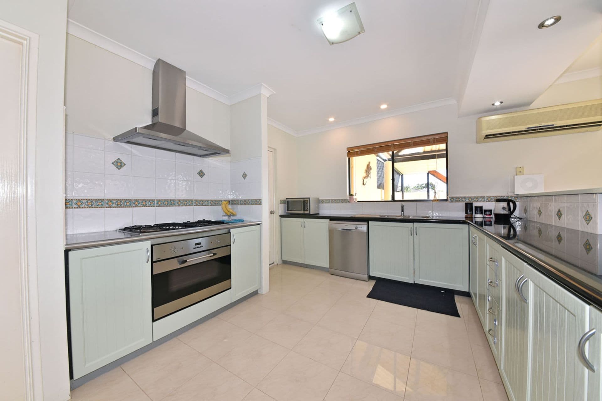 9 Trieste Court, Mindarie, WA, 6030, Mindarie - Thumbnail 7
