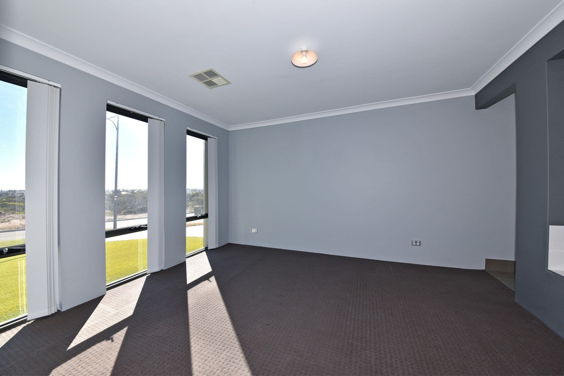 27 Roundhouse Parade, Jindalee, WA, 6036, Jindalee - Thumbnail 3