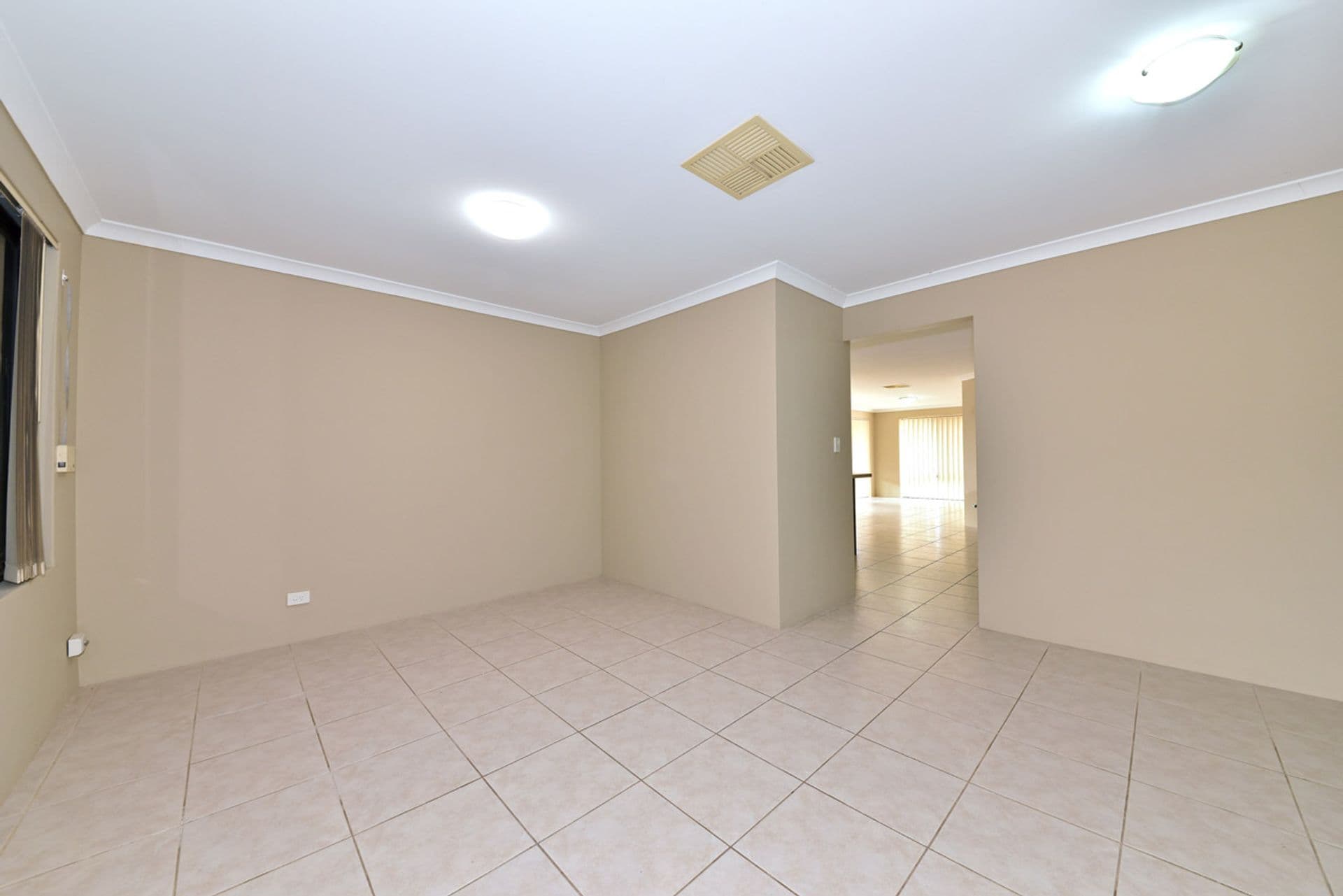 38 Alpina Promenade, Banksia Grove, WA, 6031, Banksia Grove - Thumbnail 2