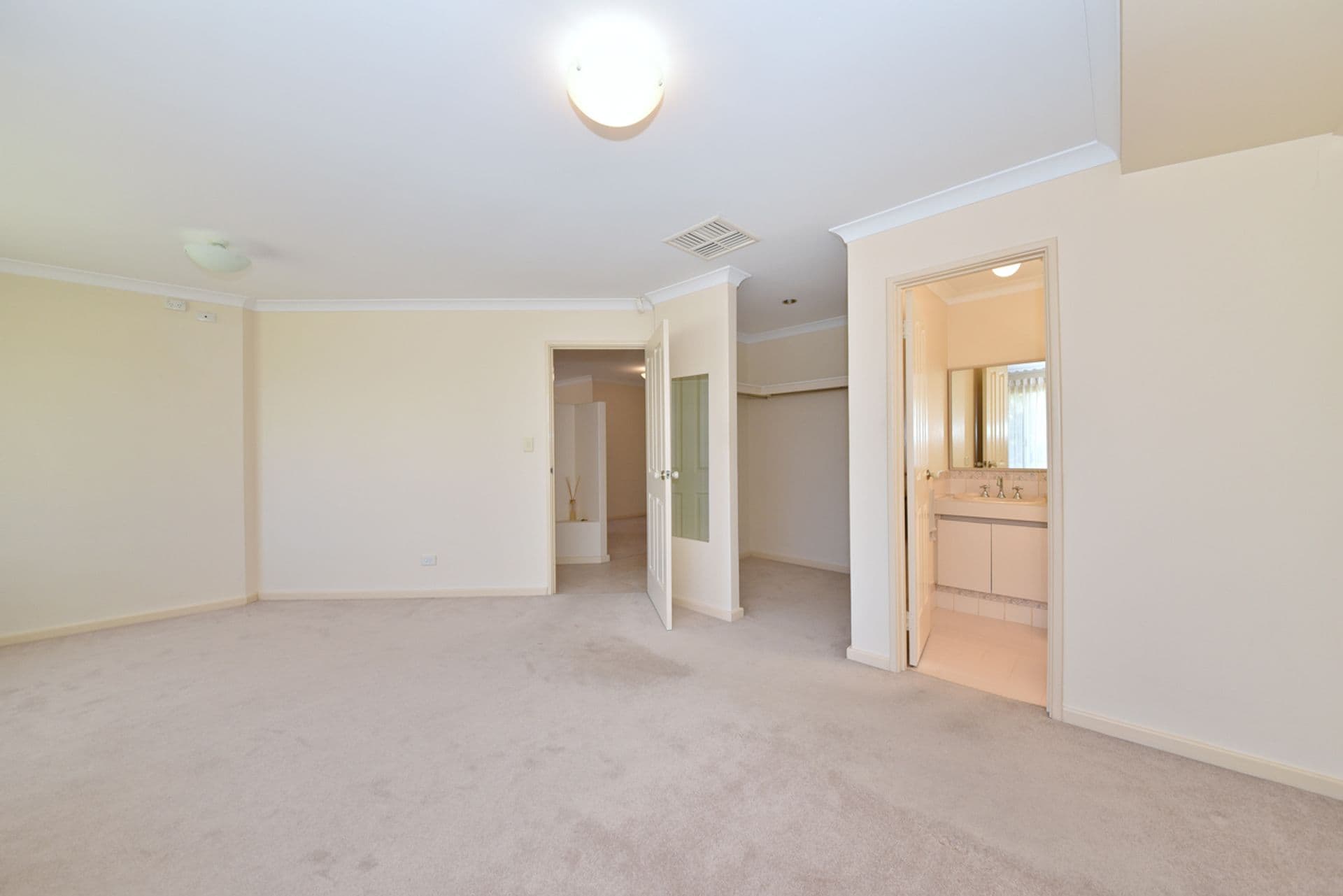 17 Mal Bay Court, Mindarie, WA, 6030, Mindarie - Thumbnail 8