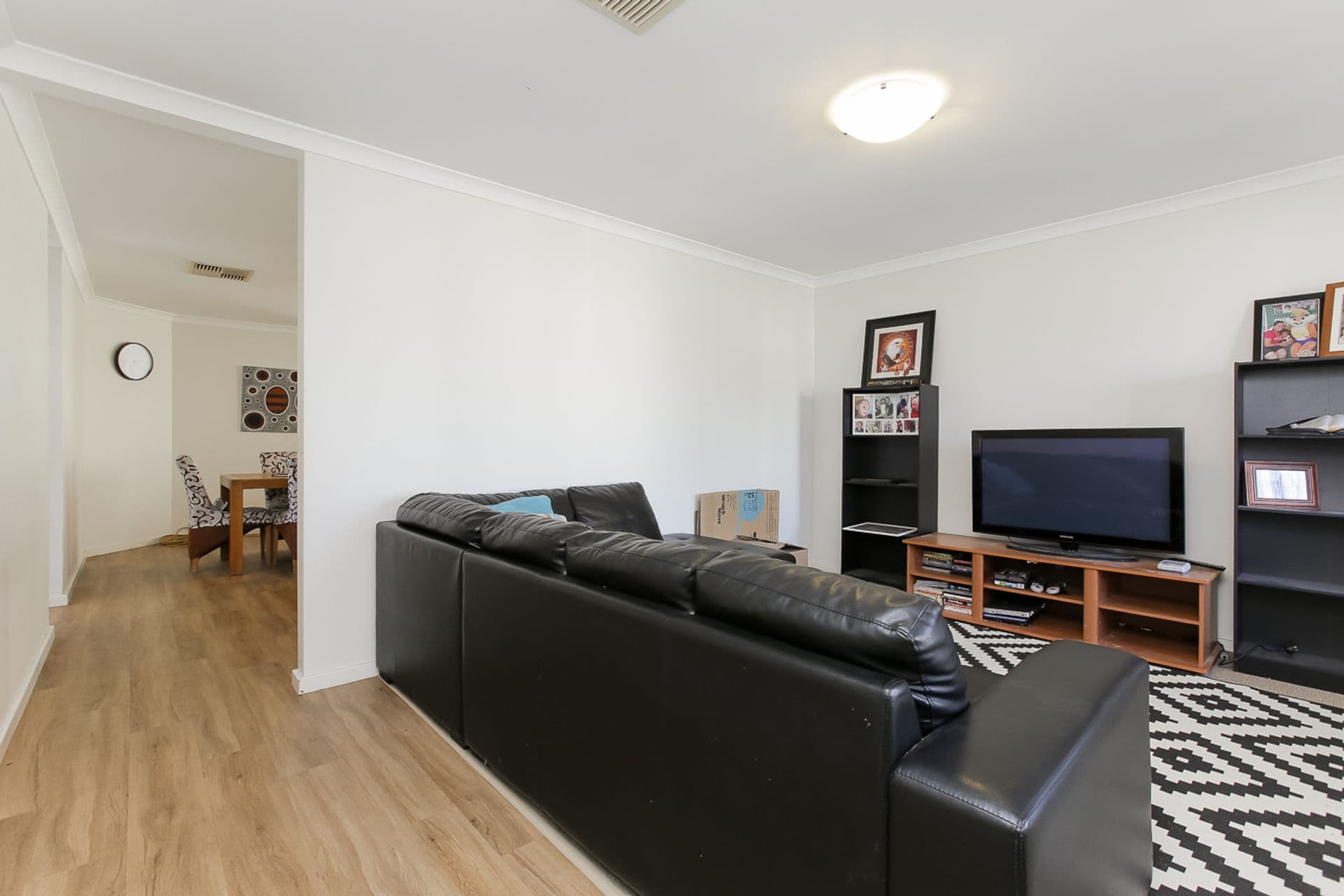 21 Sugarloaf Close, Merriwa, WA, 6030, Merriwa - Thumbnail 2