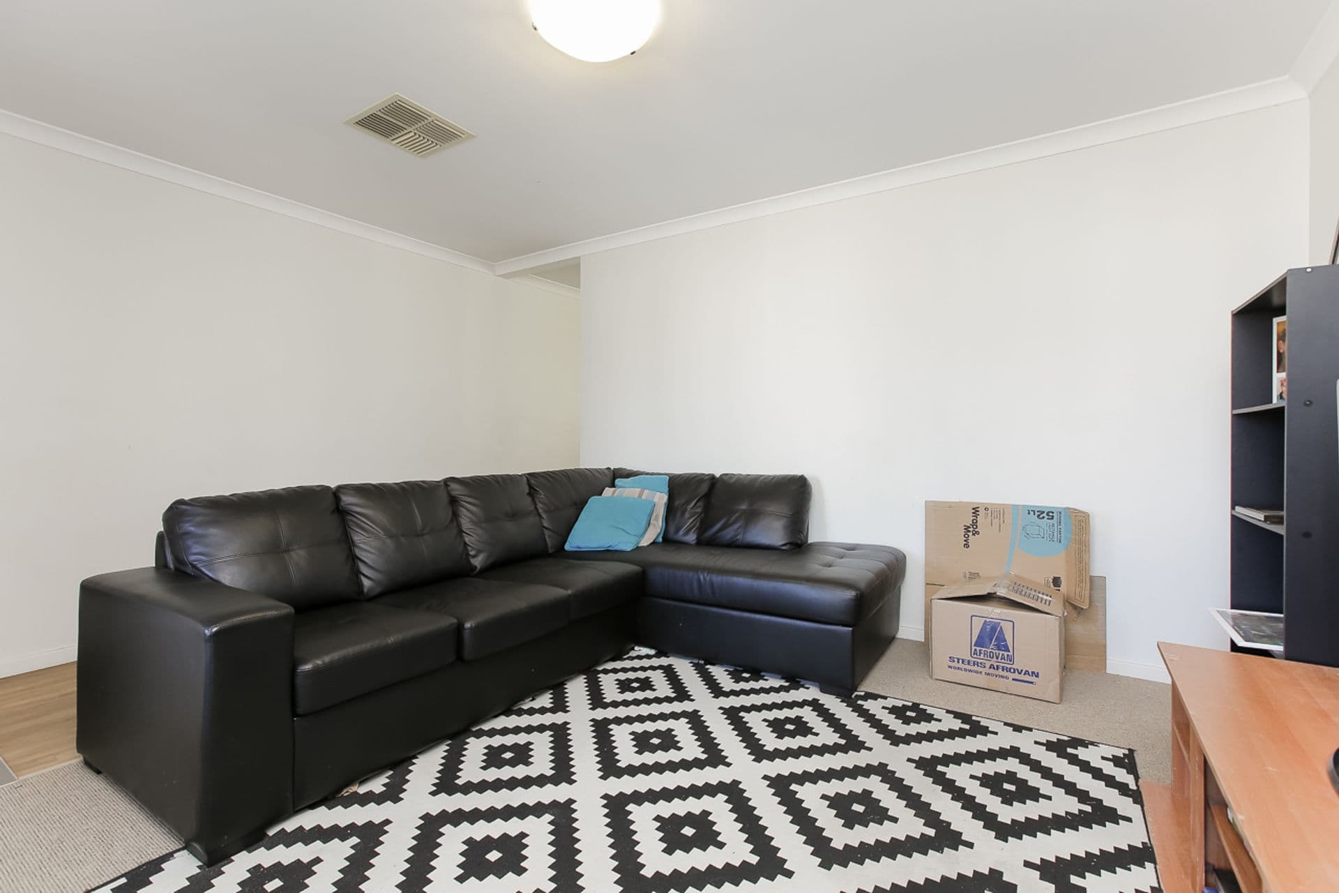 21 Sugarloaf Close, Merriwa, WA, 6030, Merriwa - Thumbnail 3