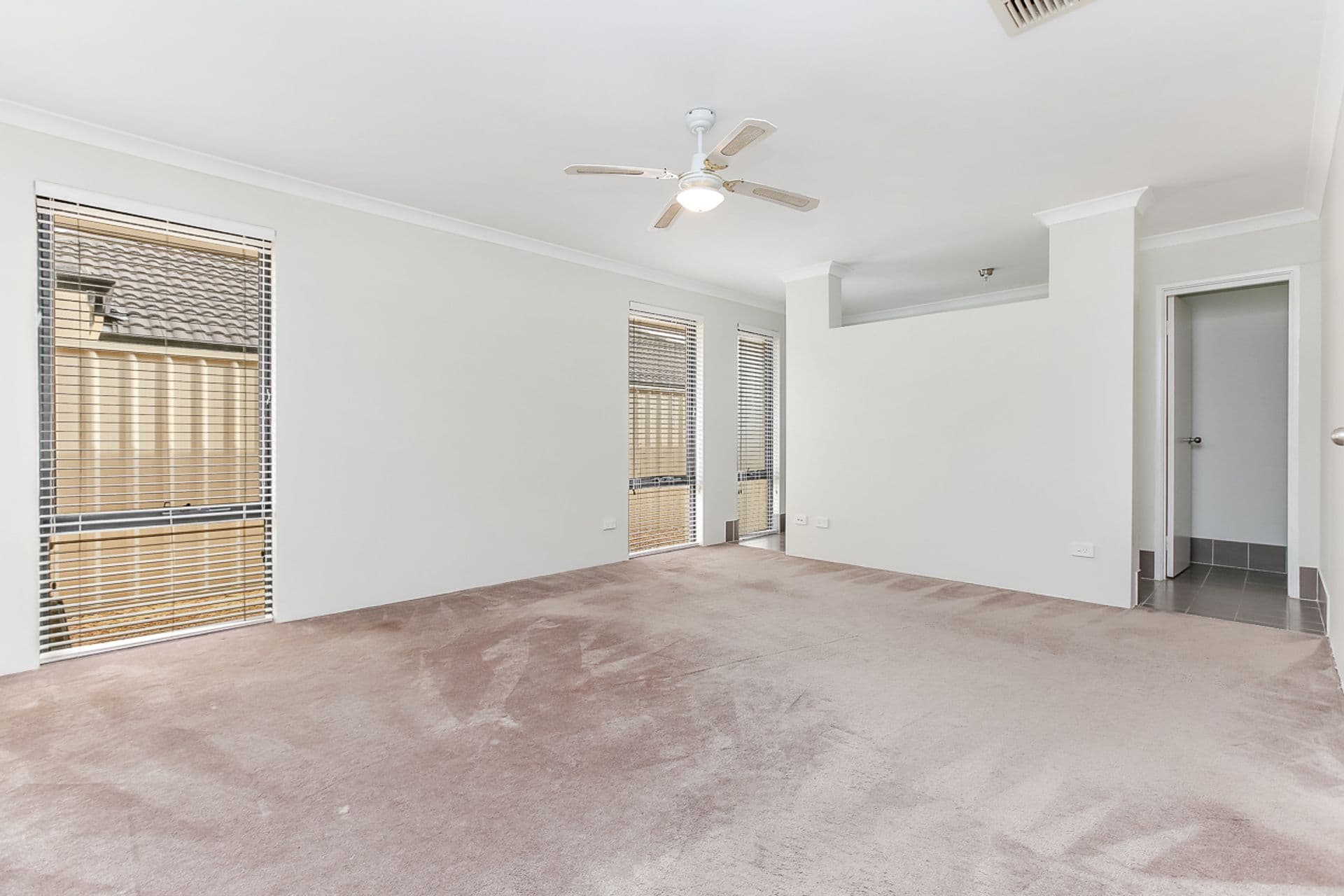 35 Fairbourne Approach, Butler, WA, 6036, Butler - Thumbnail 4