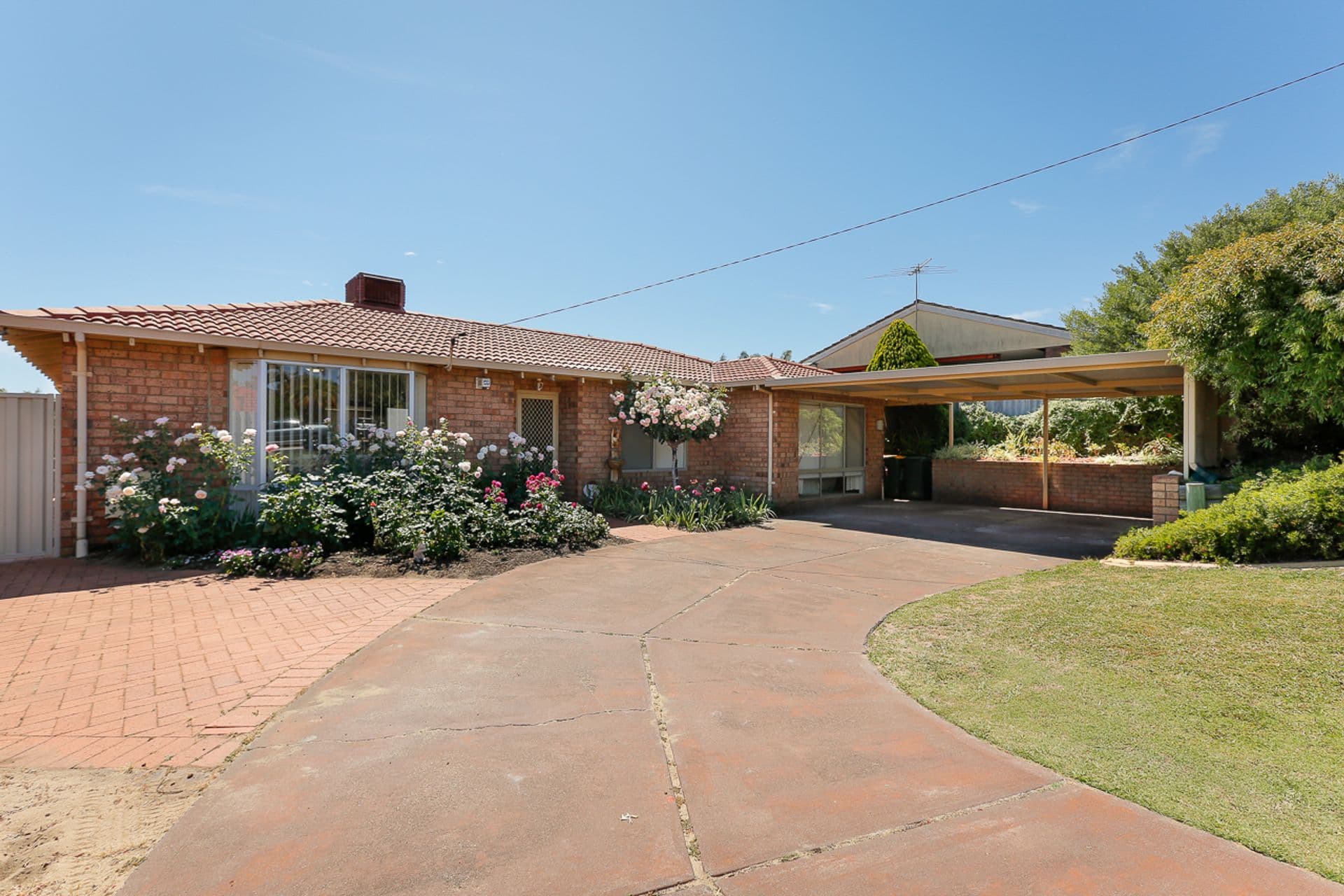 9 Minda Place, Wanneroo, WA, 6065, Wanneroo - Thumbnail 2