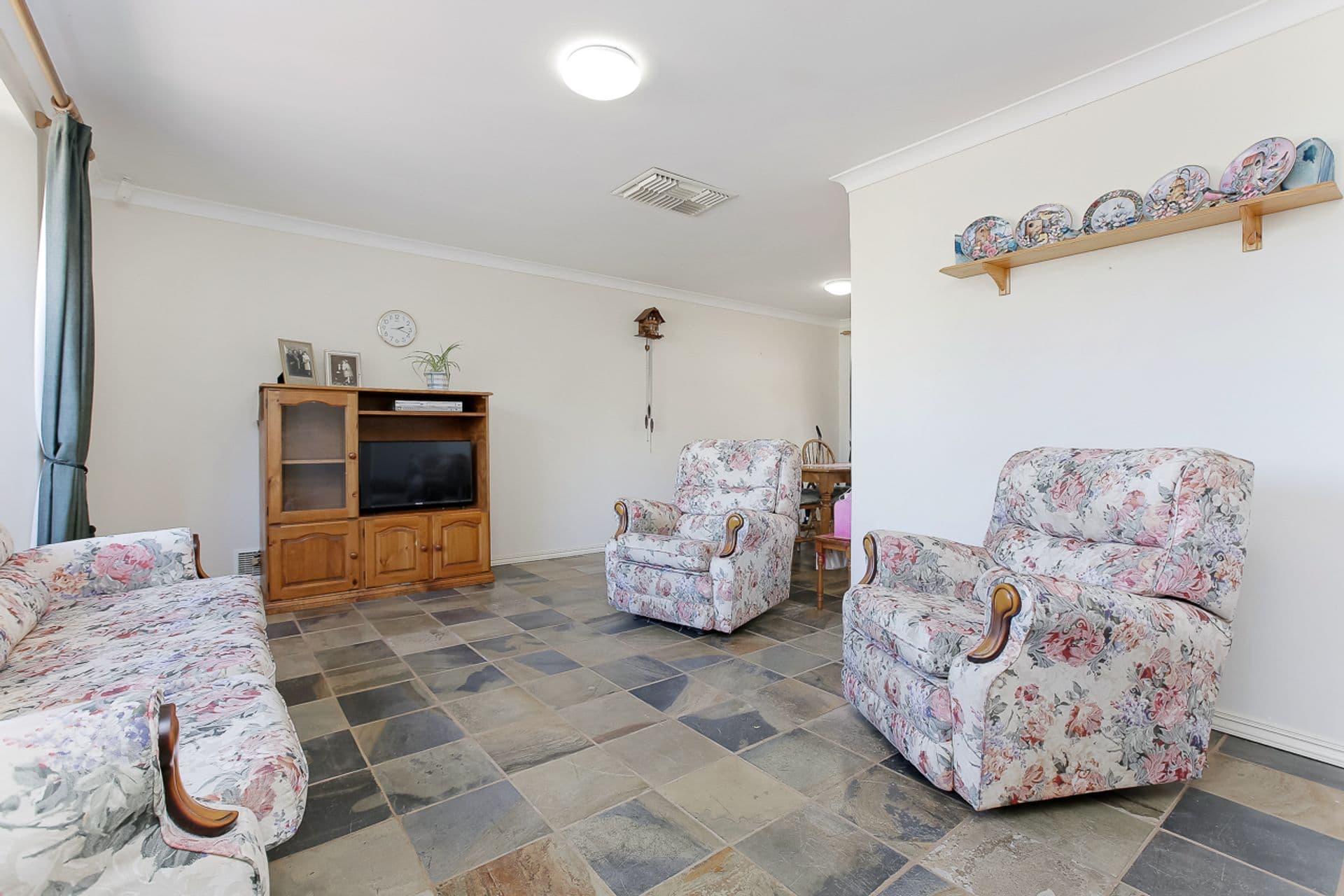 9 Minda Place, Wanneroo, WA, 6065, Wanneroo - Thumbnail 4