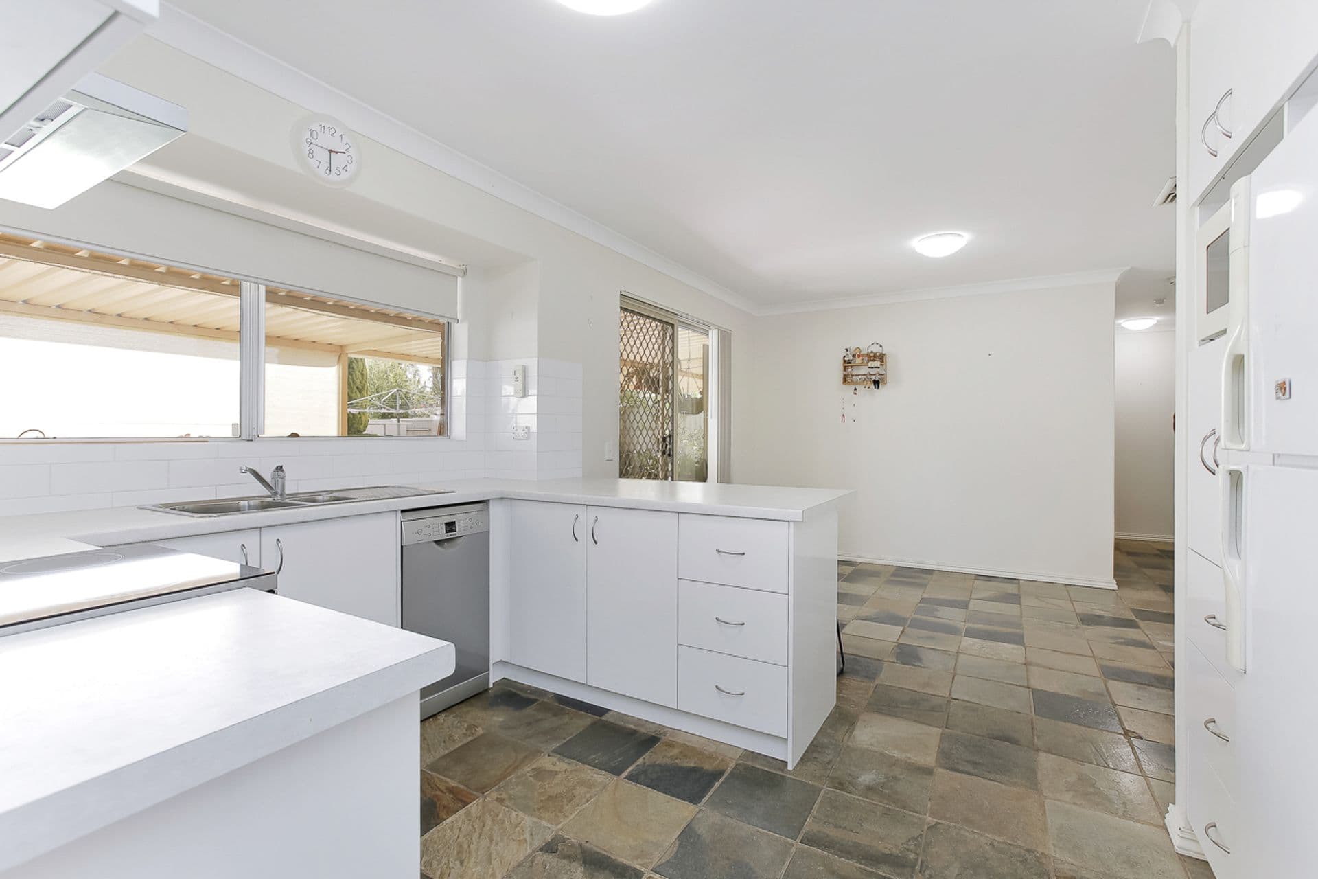 9 Minda Place, Wanneroo, WA, 6065, Wanneroo - Thumbnail 8