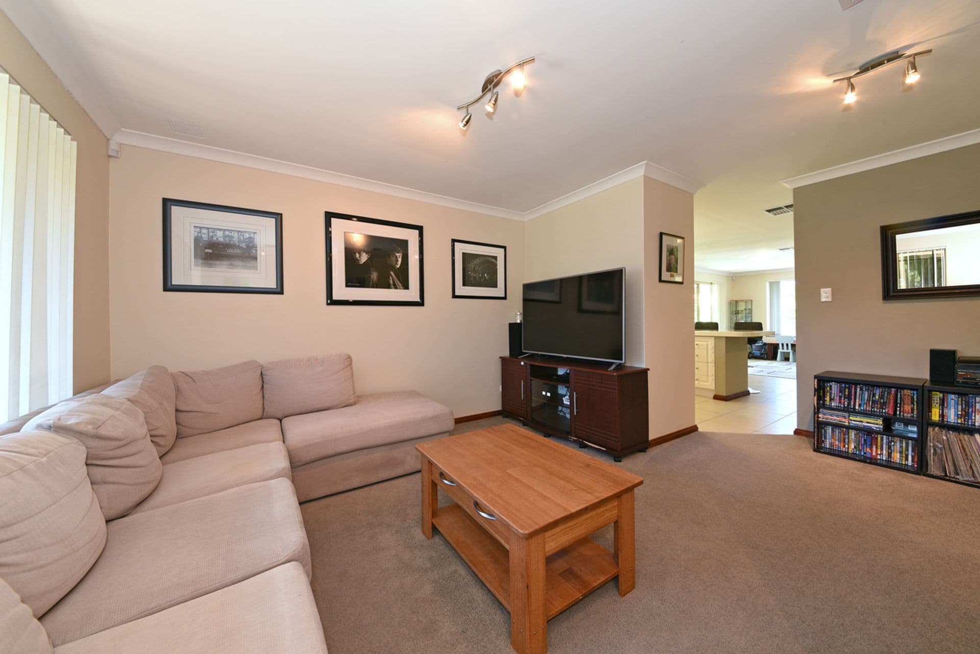 12 Dunfermline Way, Kinross, WA, 6028, Kinross - Thumbnail 2