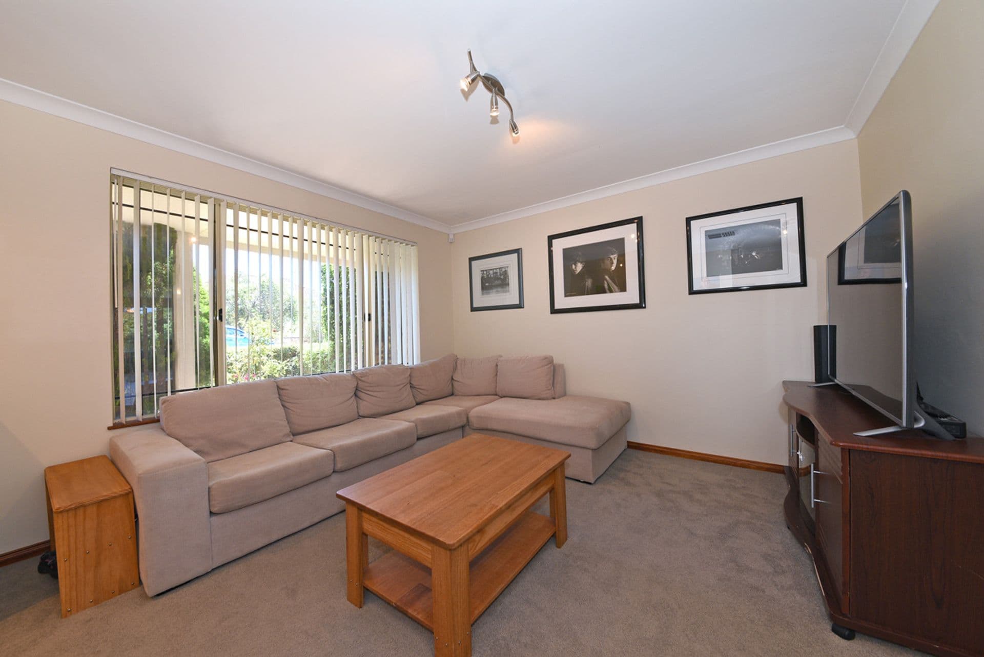 12 Dunfermline Way, Kinross, WA, 6028, Kinross - Thumbnail 3