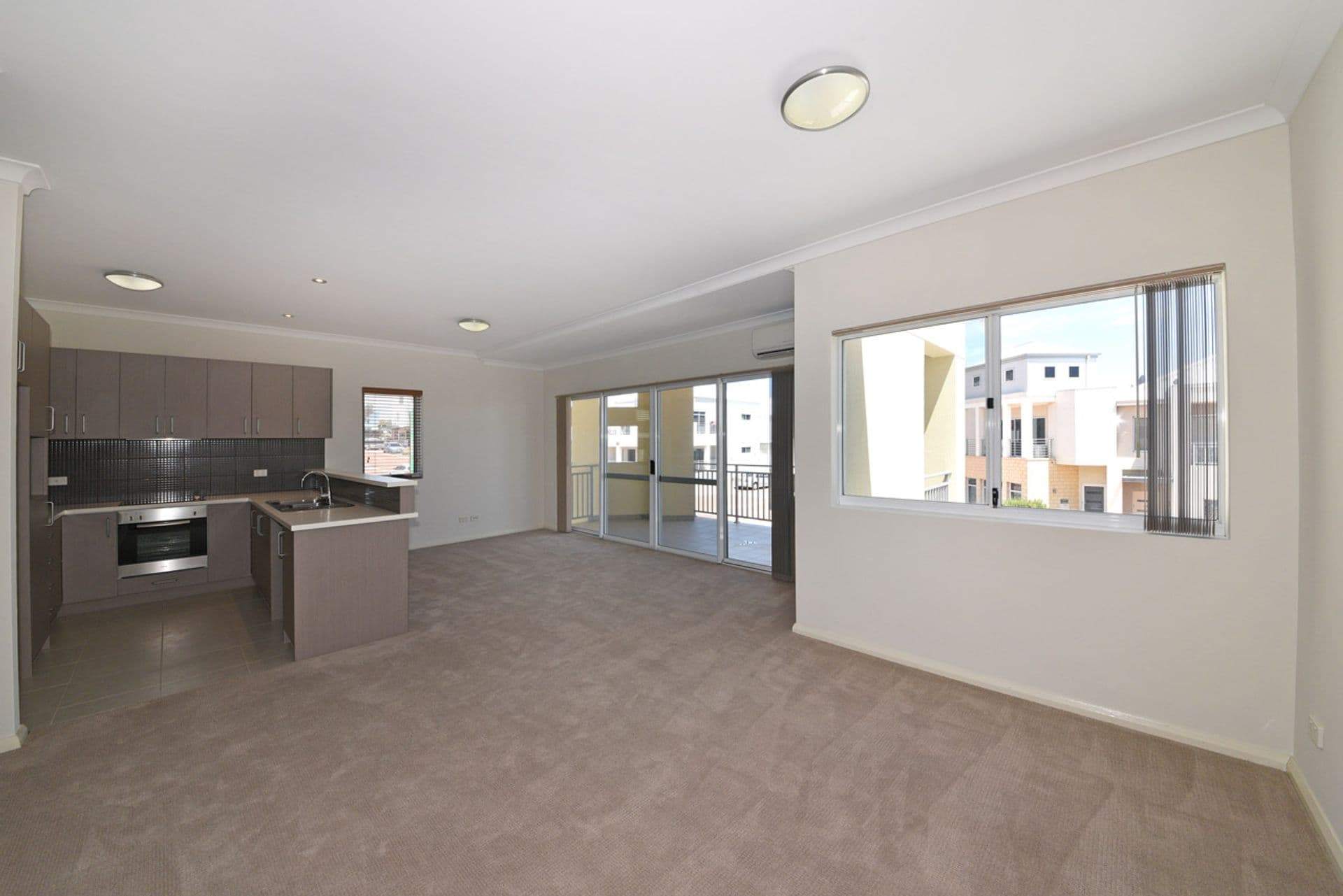 21/10 Pavonia Link, Clarkson, WA, 6030, Clarkson - Thumbnail 3