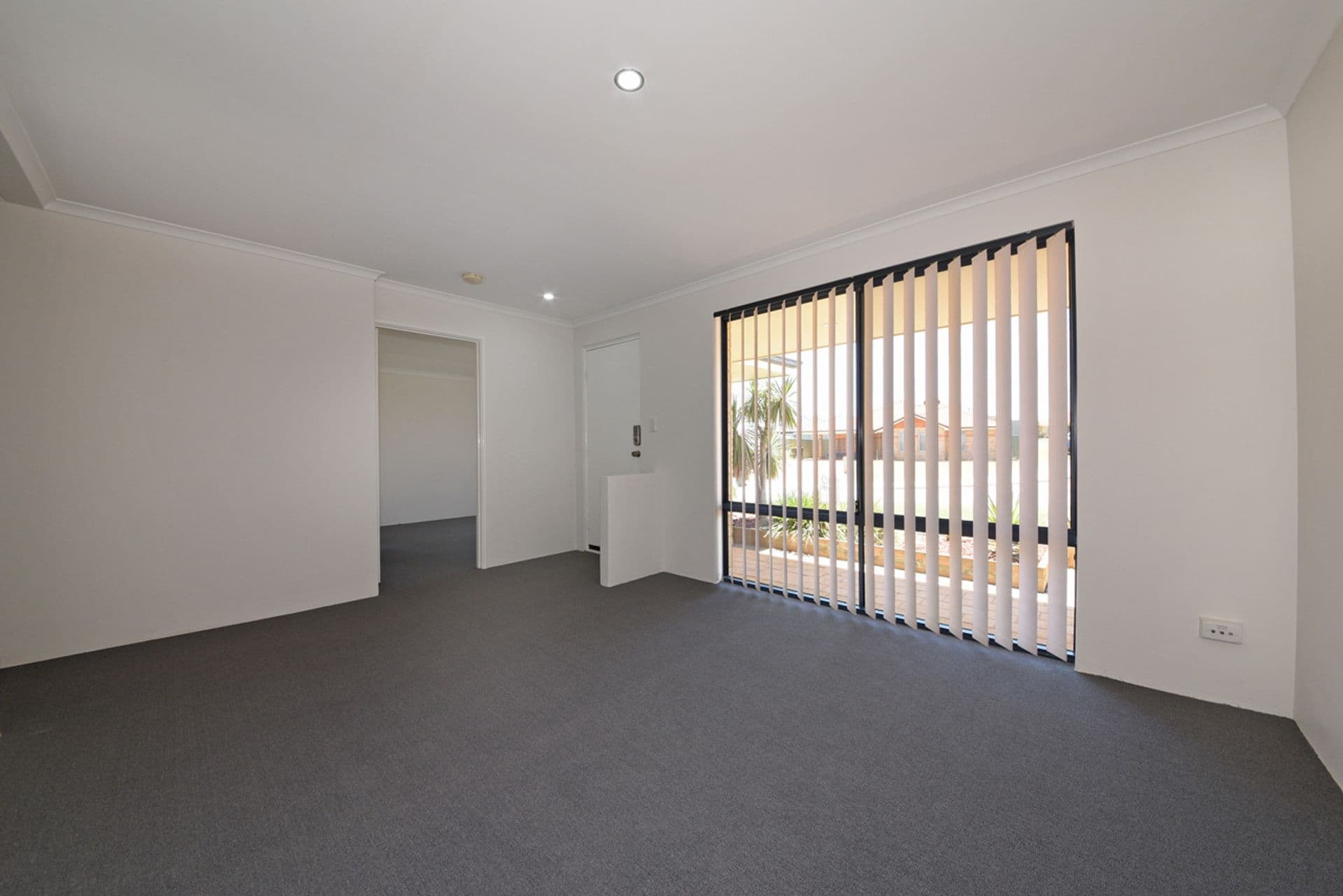 11 Grand Paradiso Parade, Merriwa, WA, 6030, Merriwa - Thumbnail 2