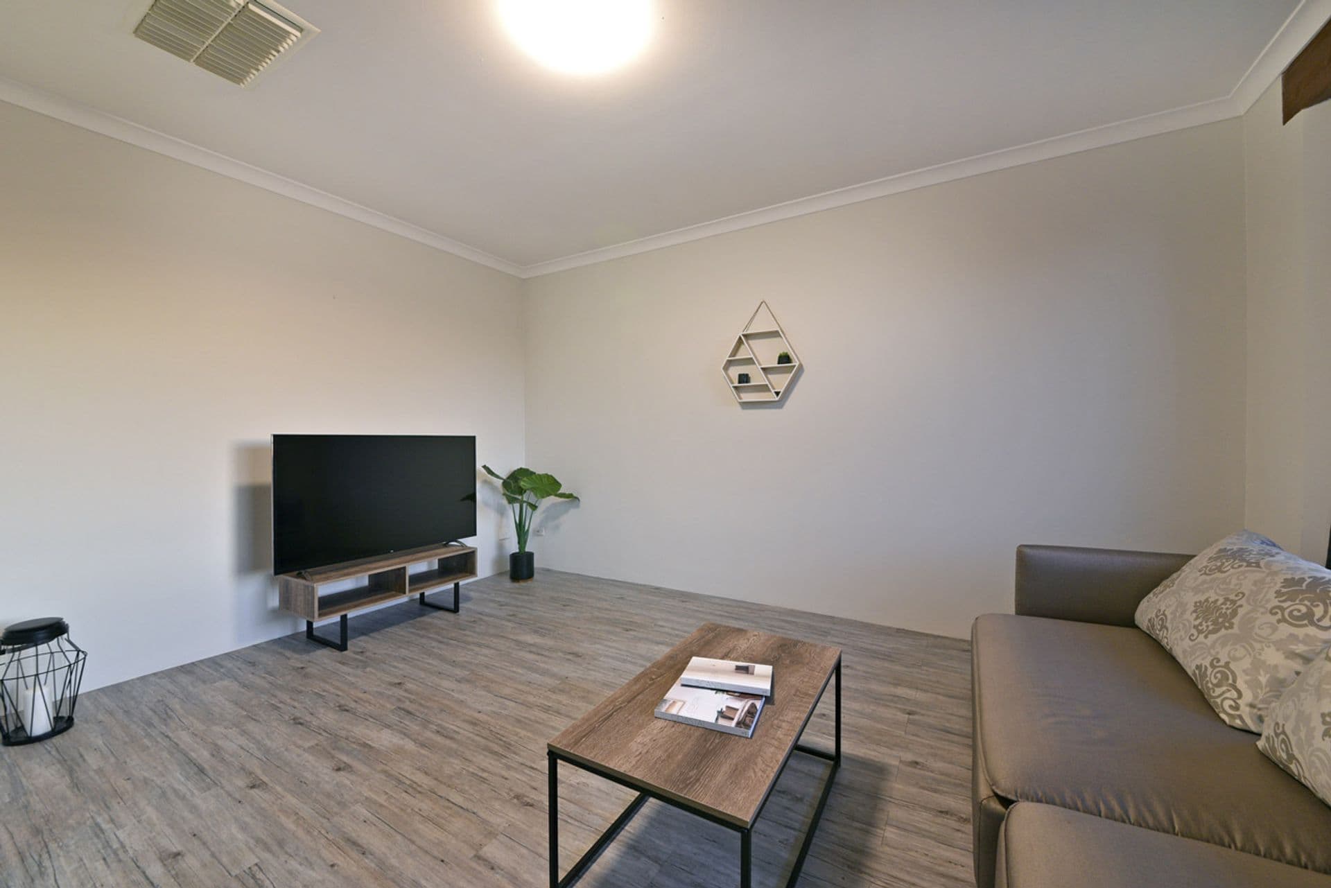 23 Stonehaven Parade, Kinross, WA, 6028, Kinross - Thumbnail 3