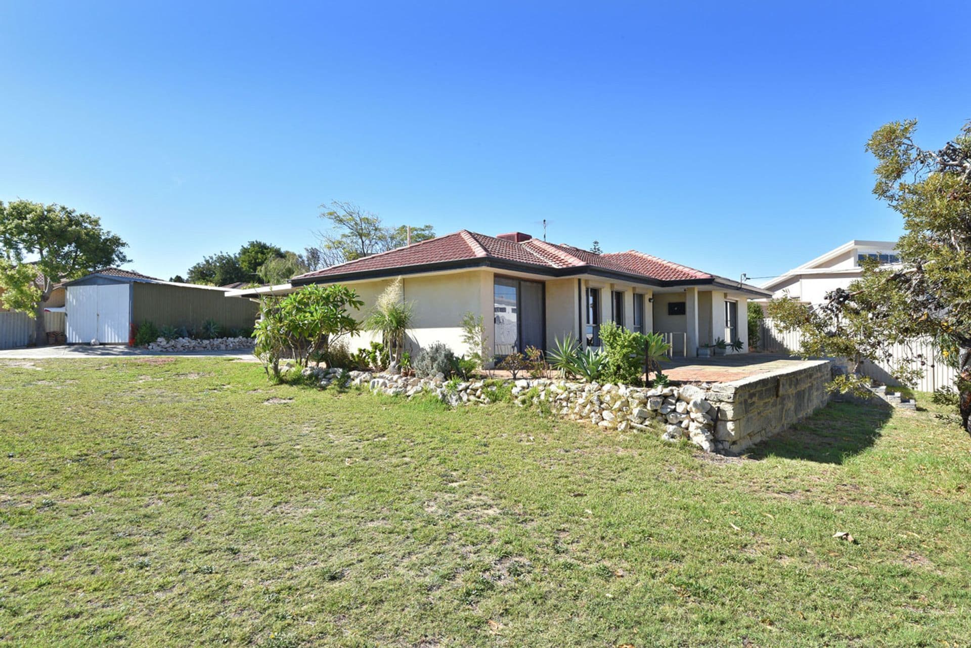 4 White Road, Quinns Rocks, WA, 6030, Quinns Rocks - Thumbnail 2