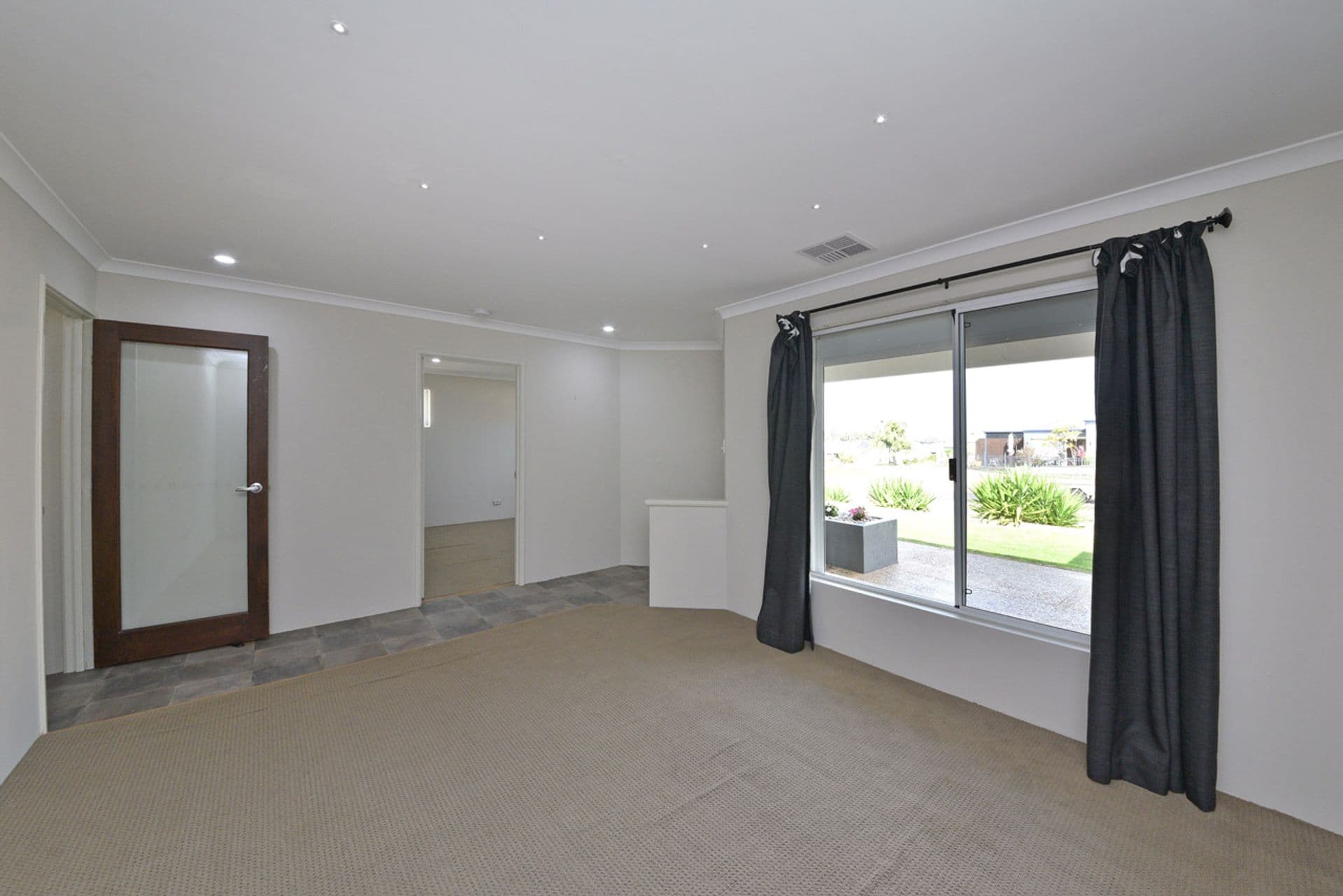 5 La Mirada Avenue, Clarkson, WA, 6030, Clarkson - Thumbnail 3