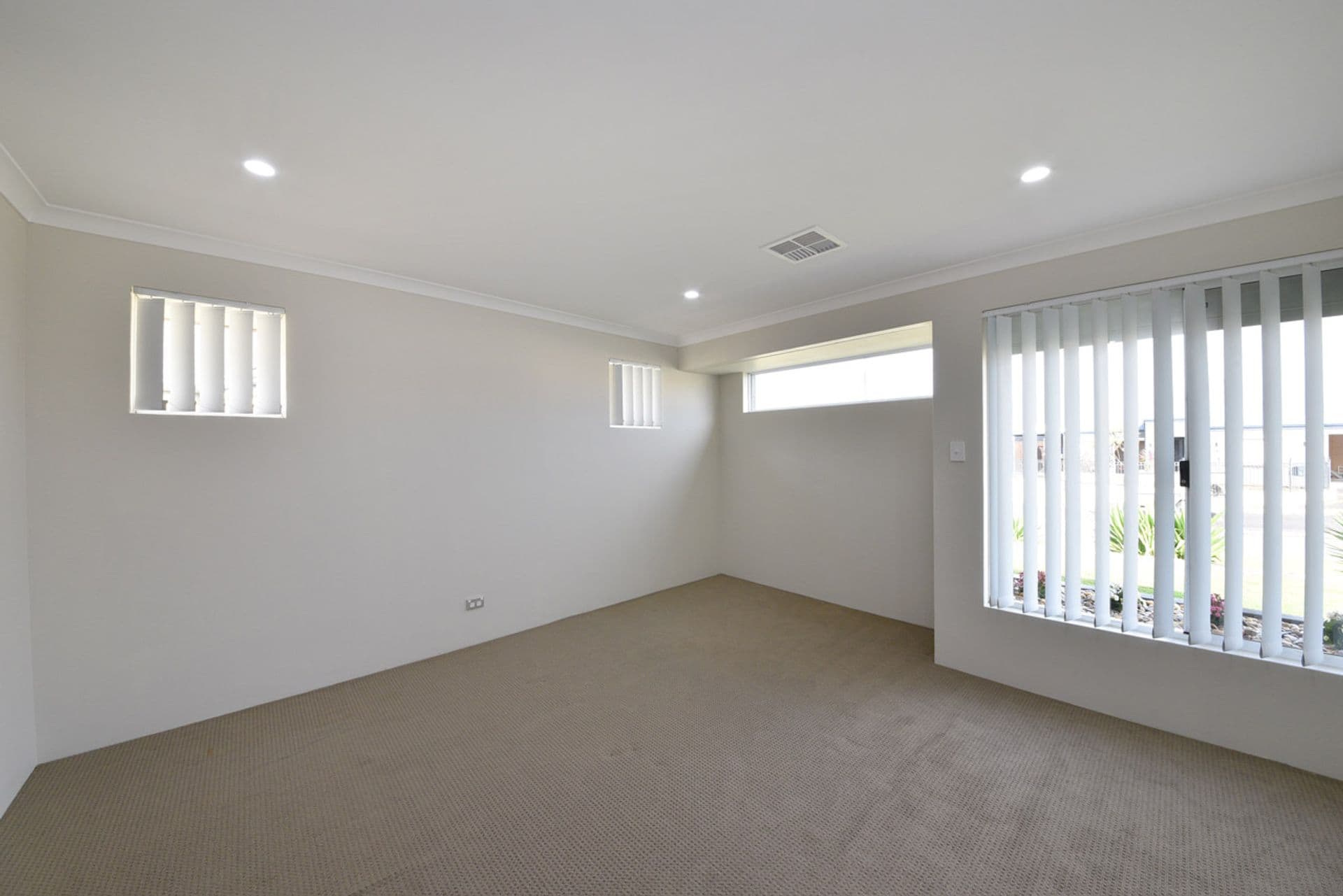 5 La Mirada Avenue, Clarkson, WA, 6030, Clarkson - Thumbnail 4