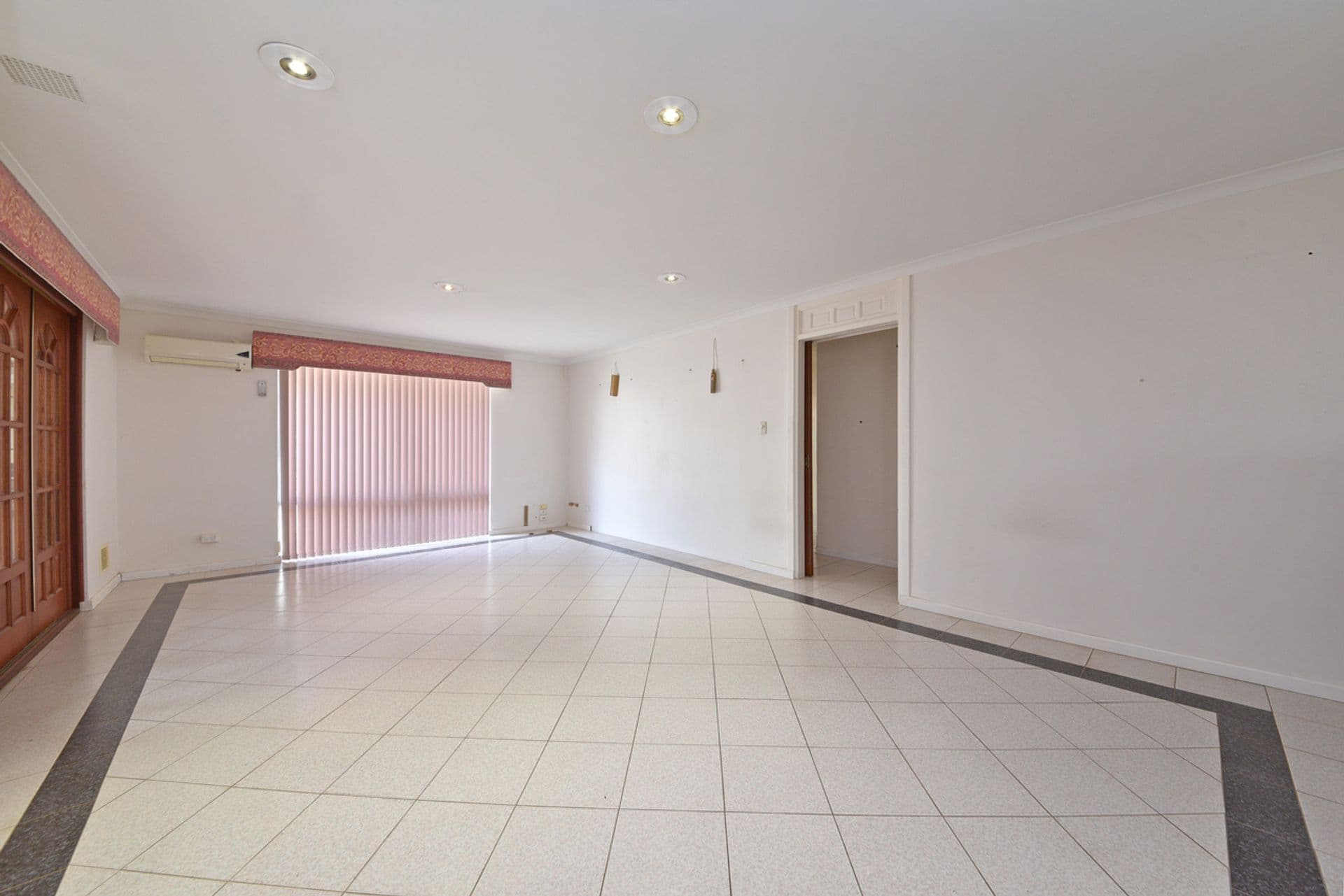 1 Irvine Cove, Mindarie, WA, 6030, Mindarie - Thumbnail 5