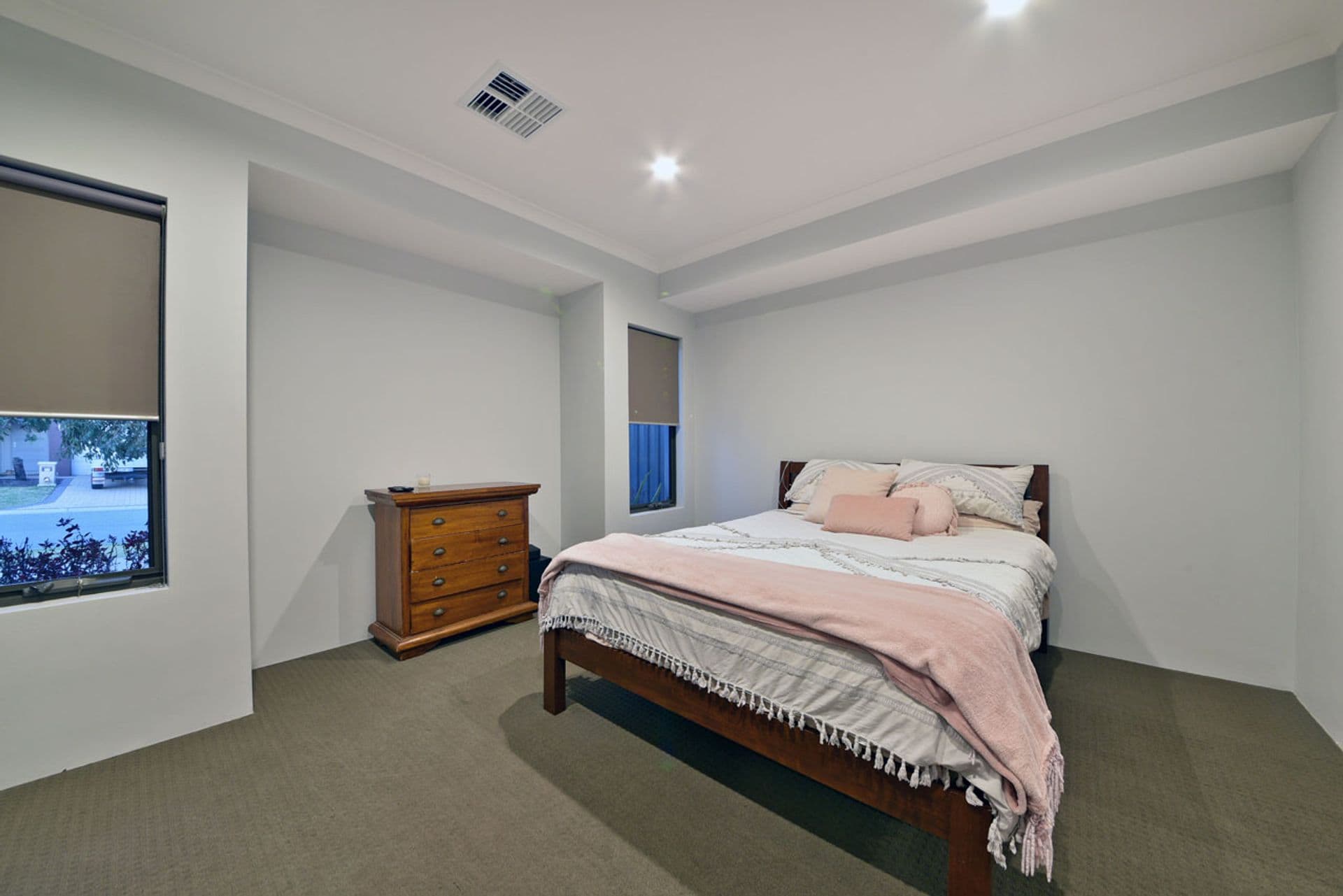14 Nutcote Road, Banksia Grove, WA, 6031, Banksia Grove - Thumbnail 3