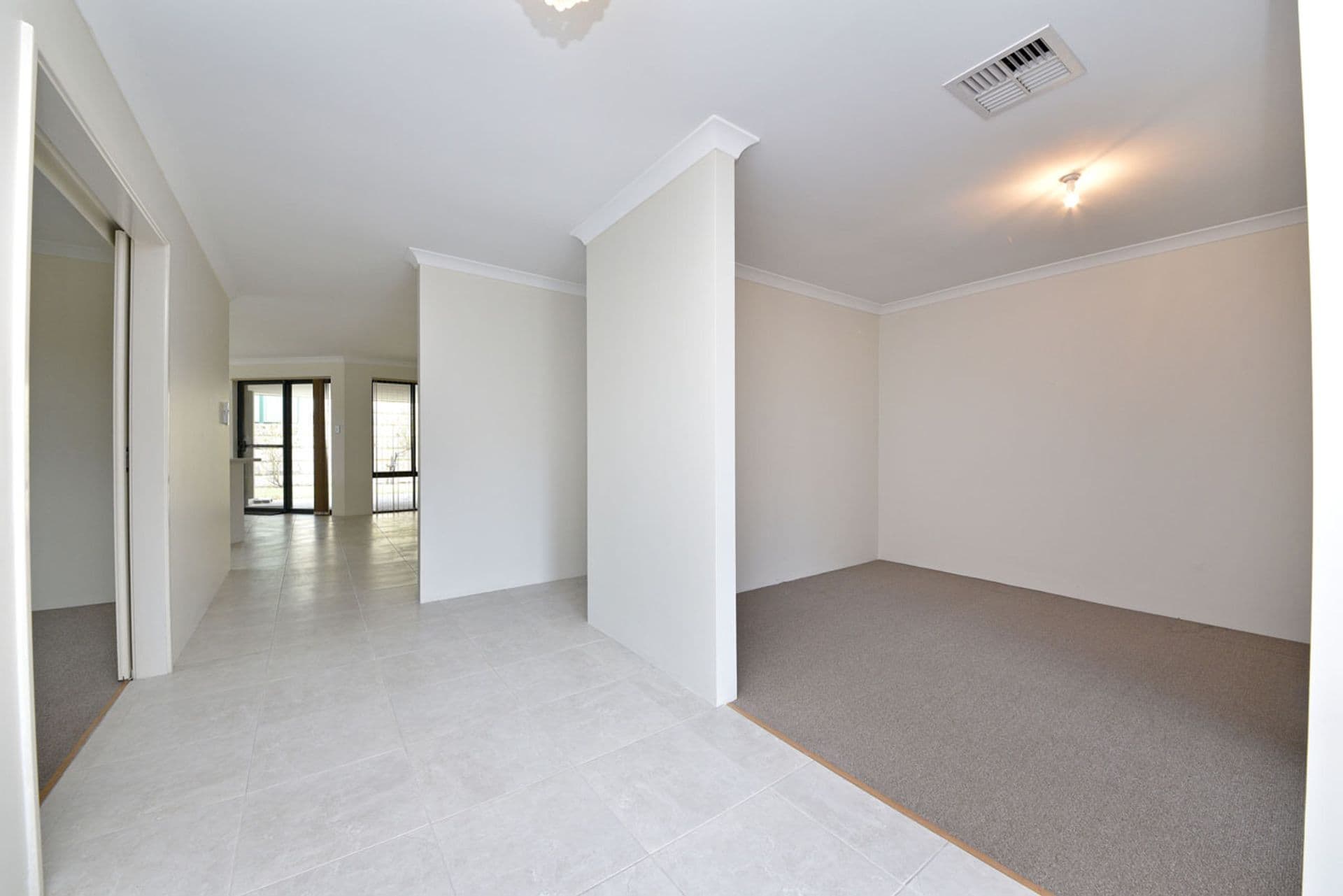 28 Lady Lindsay Cove, Yanchep, WA, 6035, Yanchep - Thumbnail 2