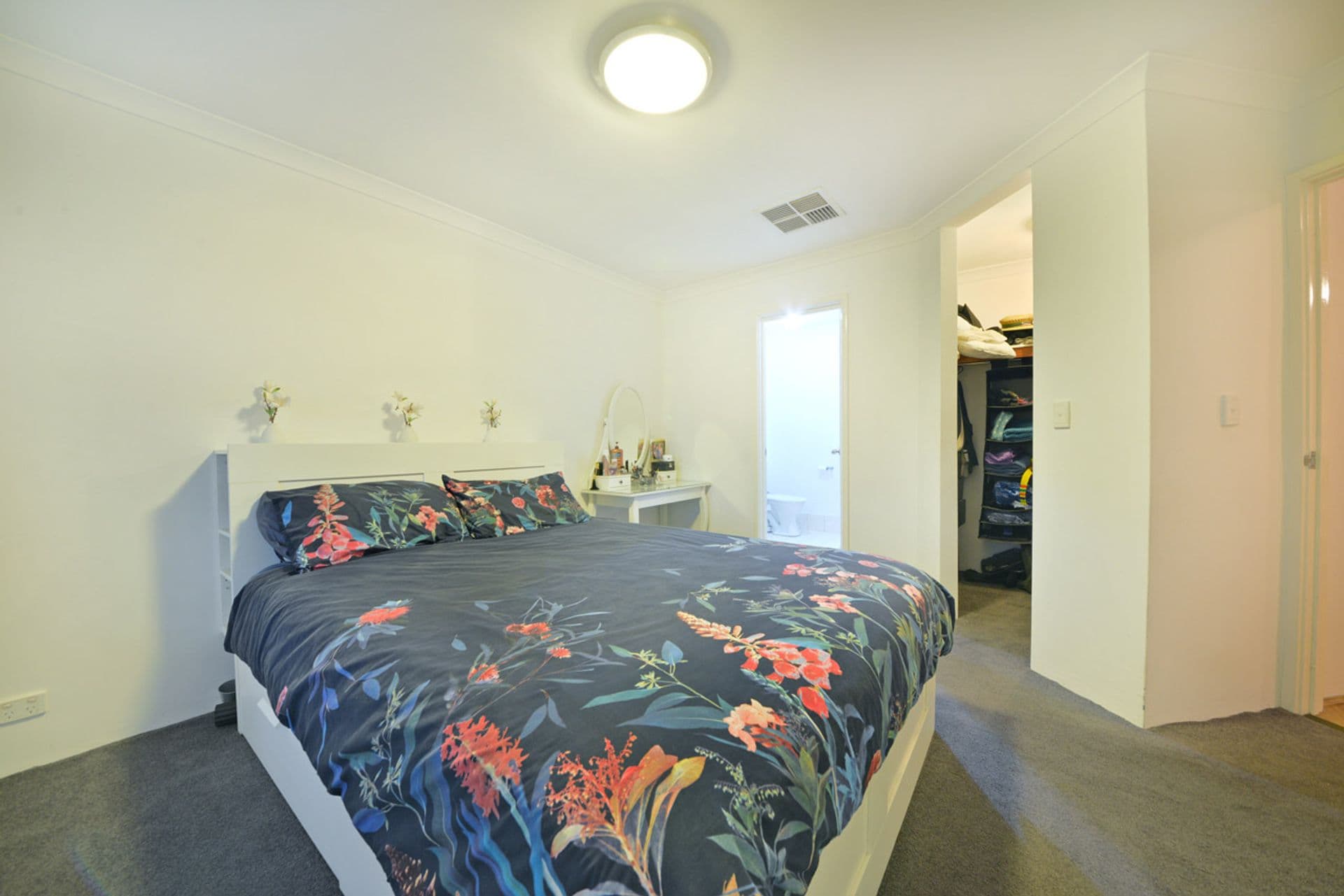 33 Brightlands Circuit, Carramar, WA, 6031, Carramar - Thumbnail 7