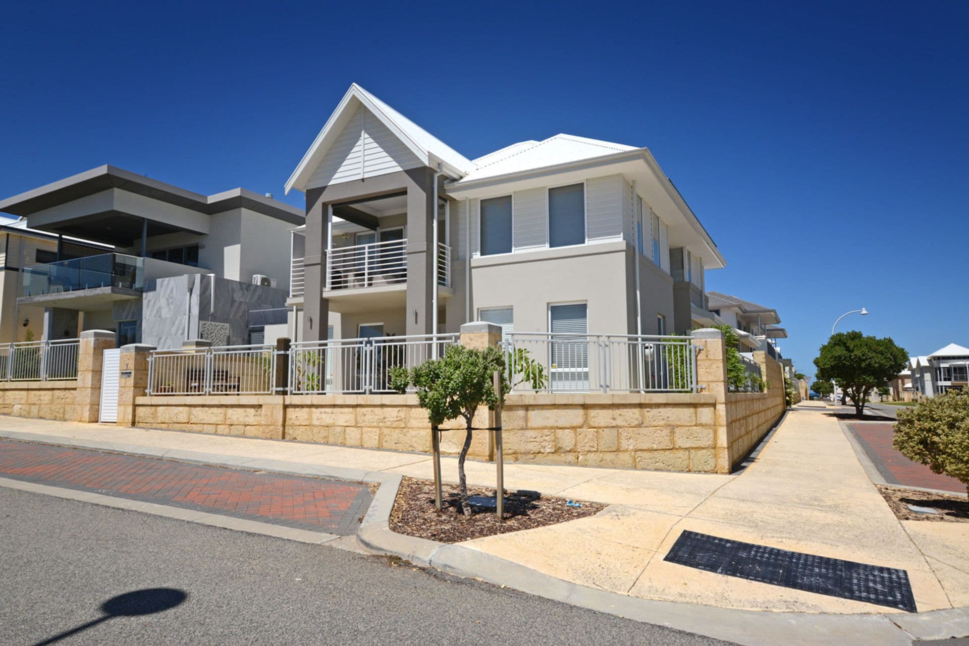 7 Portrush Way, Mindarie, WA, 6030, Mindarie - Thumbnail 2