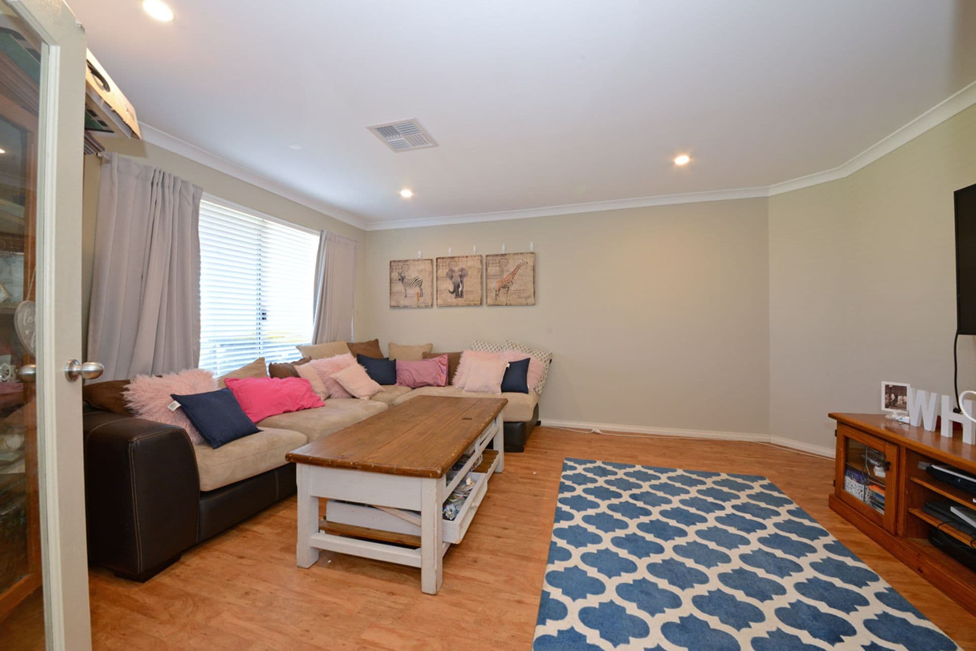 16 Fordham Avenue, Clarkson, WA, 6030, Clarkson - Thumbnail 4