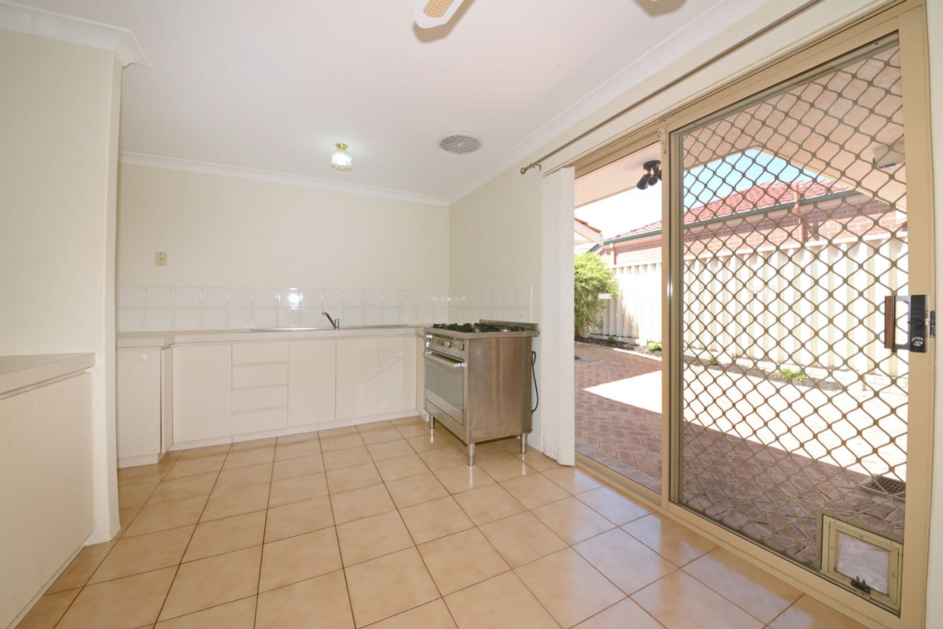 2/7 Barker Avenue, Balcatta, WA, 6021, Balcatta - Thumbnail 5
