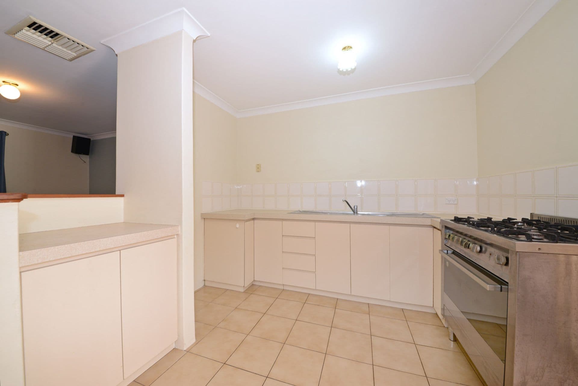 2/7 Barker Avenue, Balcatta, WA, 6021, Balcatta - Thumbnail 8