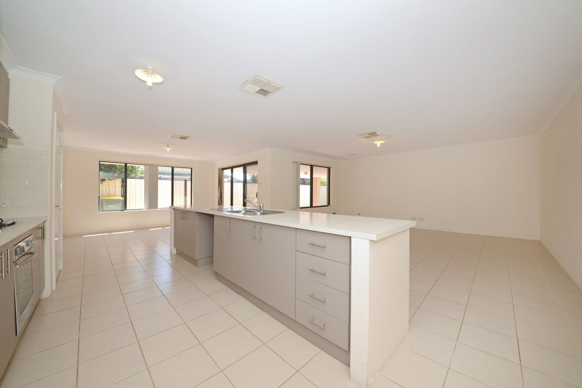 93 Liberty Drive, Clarkson, WA, 6030, Clarkson - Thumbnail 8