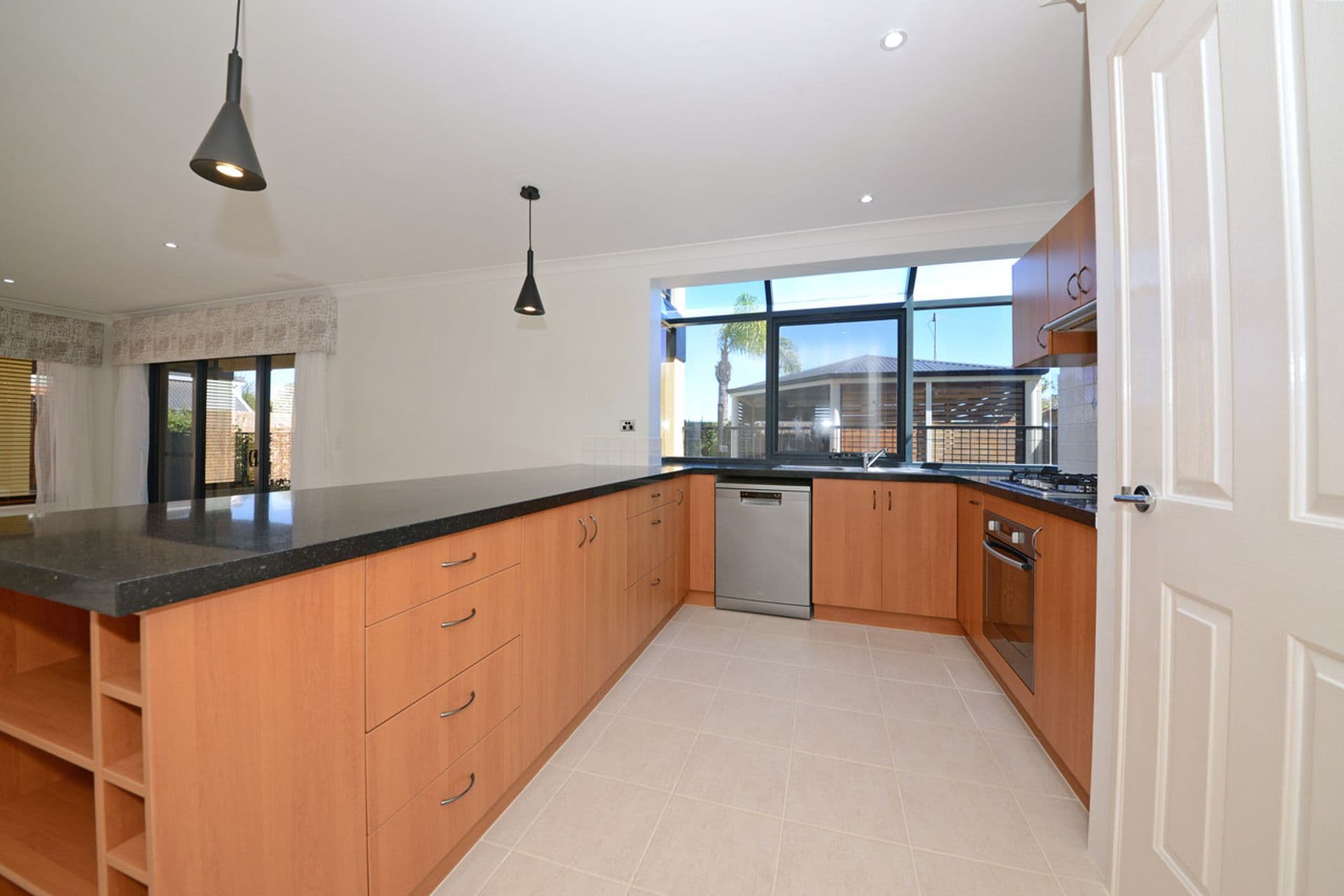 11 Bantry Bend, Mindarie, WA, 6030, Mindarie - Thumbnail 8