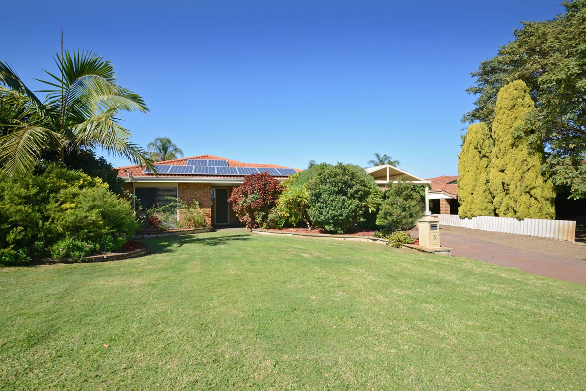 5 Munderee Place, Wanneroo, WA, 6065, Wanneroo - Thumbnail 2