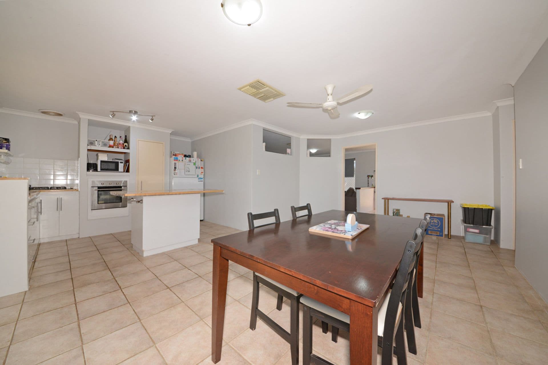 33 Hyland Crescent, Clarkson, WA, 6030, Clarkson - Thumbnail 7