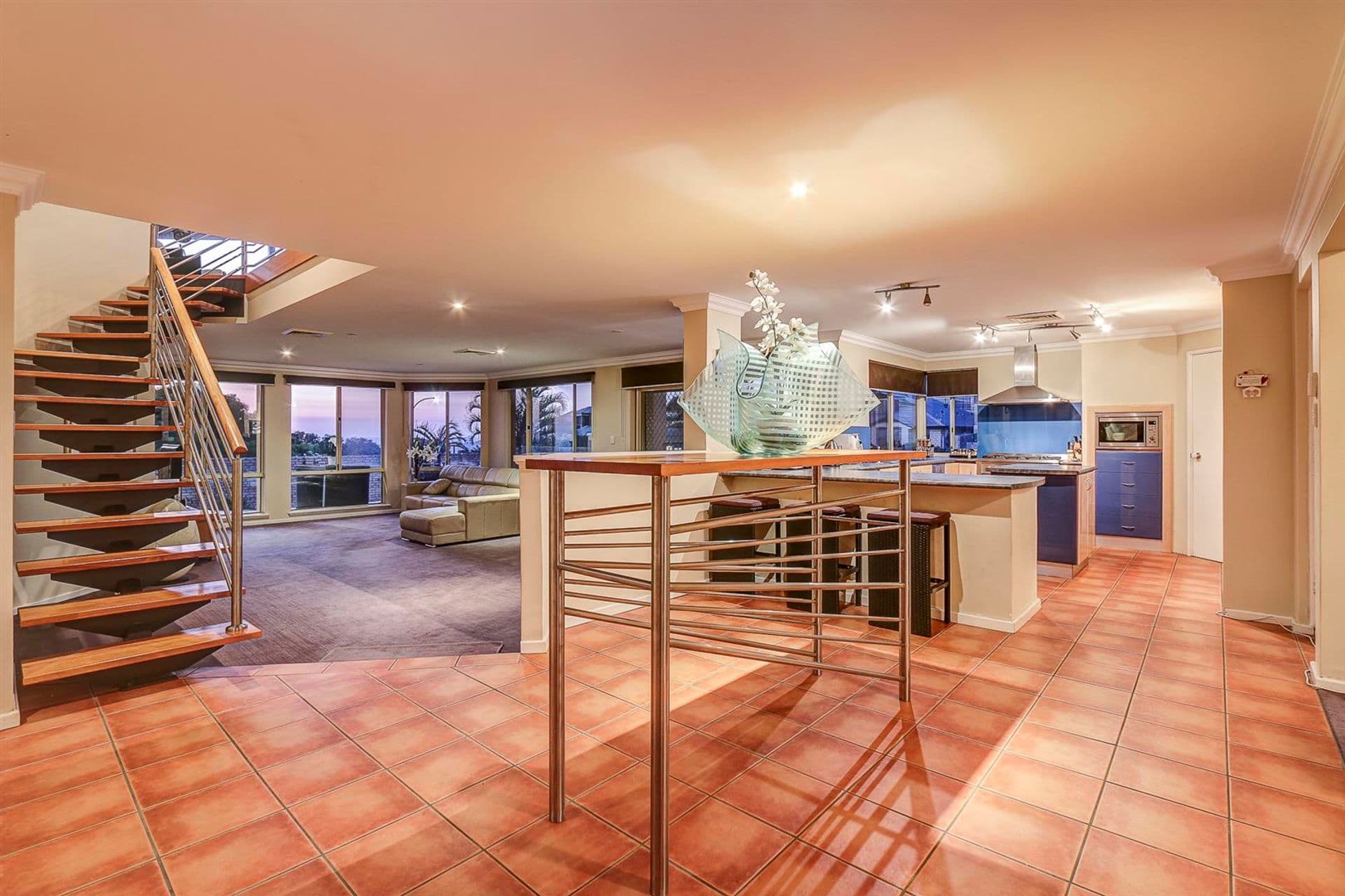 2 Chalmers Court, Mindarie, WA, 6030, Mindarie - Thumbnail 5