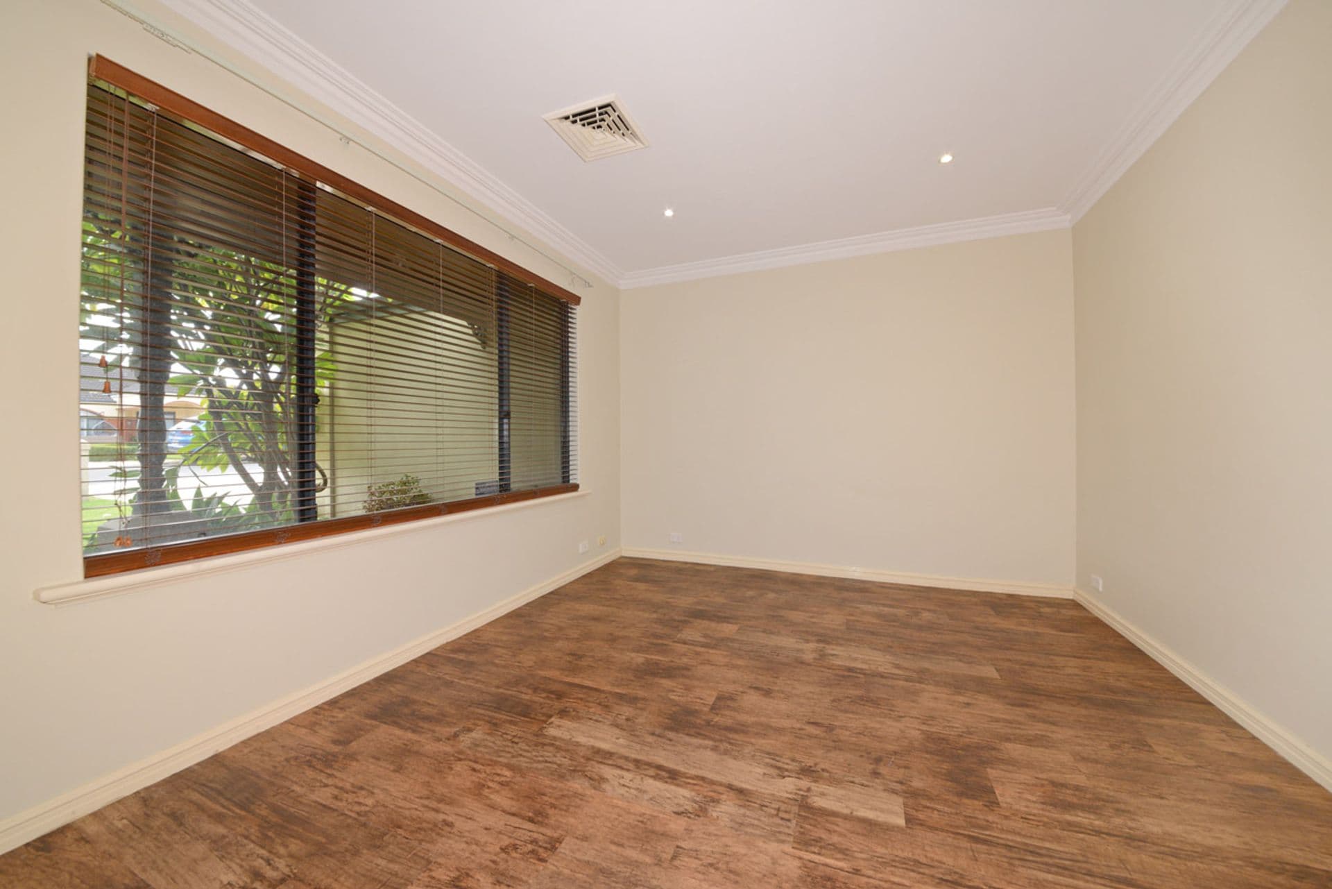 15 St Fillans Bend, Wanneroo, WA, 6065, Wanneroo - Thumbnail 4