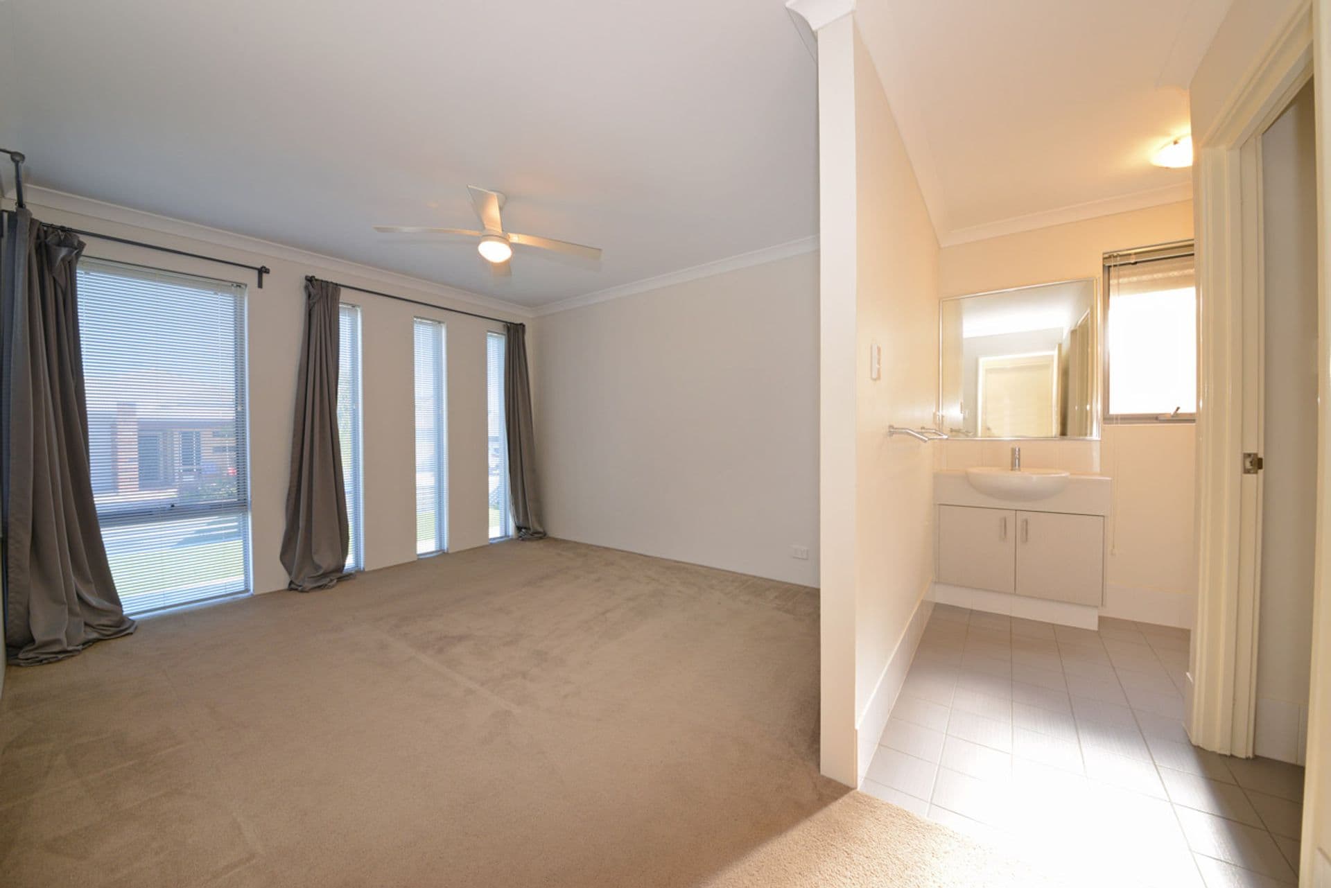 9 Amsterdam Crescent, Alkimos, WA, 6038, Alkimos - Thumbnail 3
