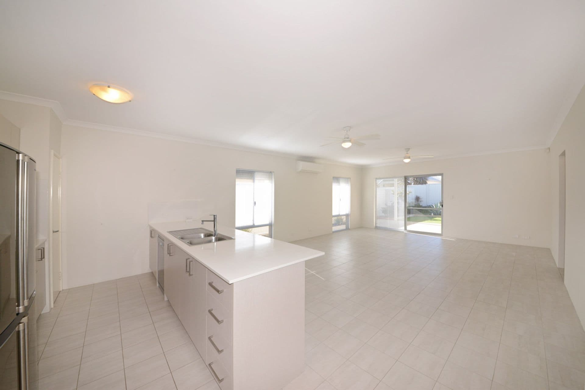 9 Amsterdam Crescent, Alkimos, WA, 6038, Alkimos - Thumbnail 8