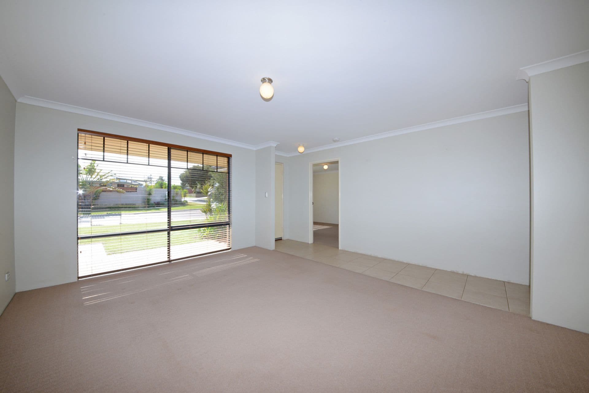 41 Collanda Circuit, Carramar, WA, 6031, Carramar - Thumbnail 3
