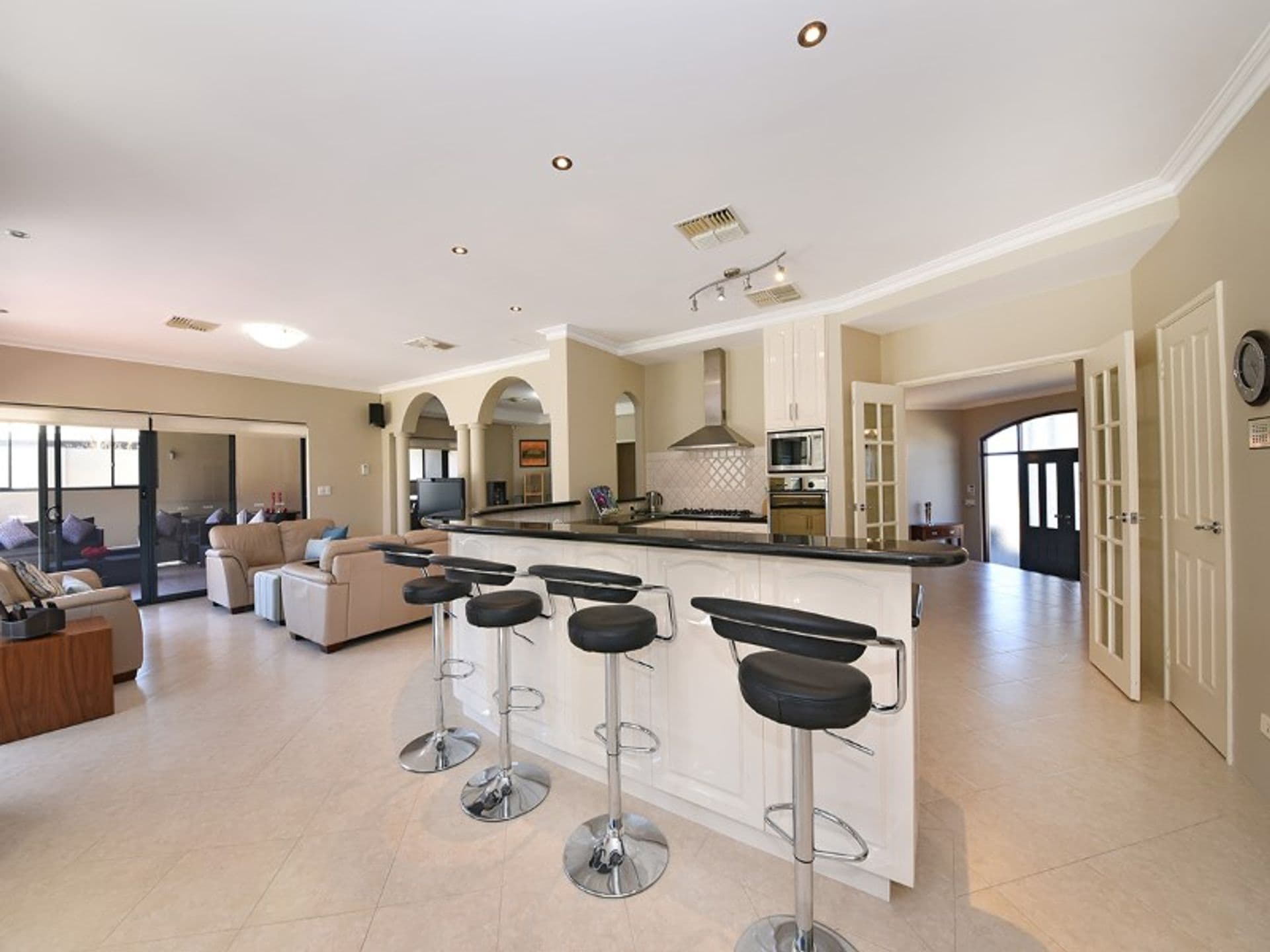 18 Kinsale Drive, Mindarie, WA, 6030, Mindarie - Thumbnail 8