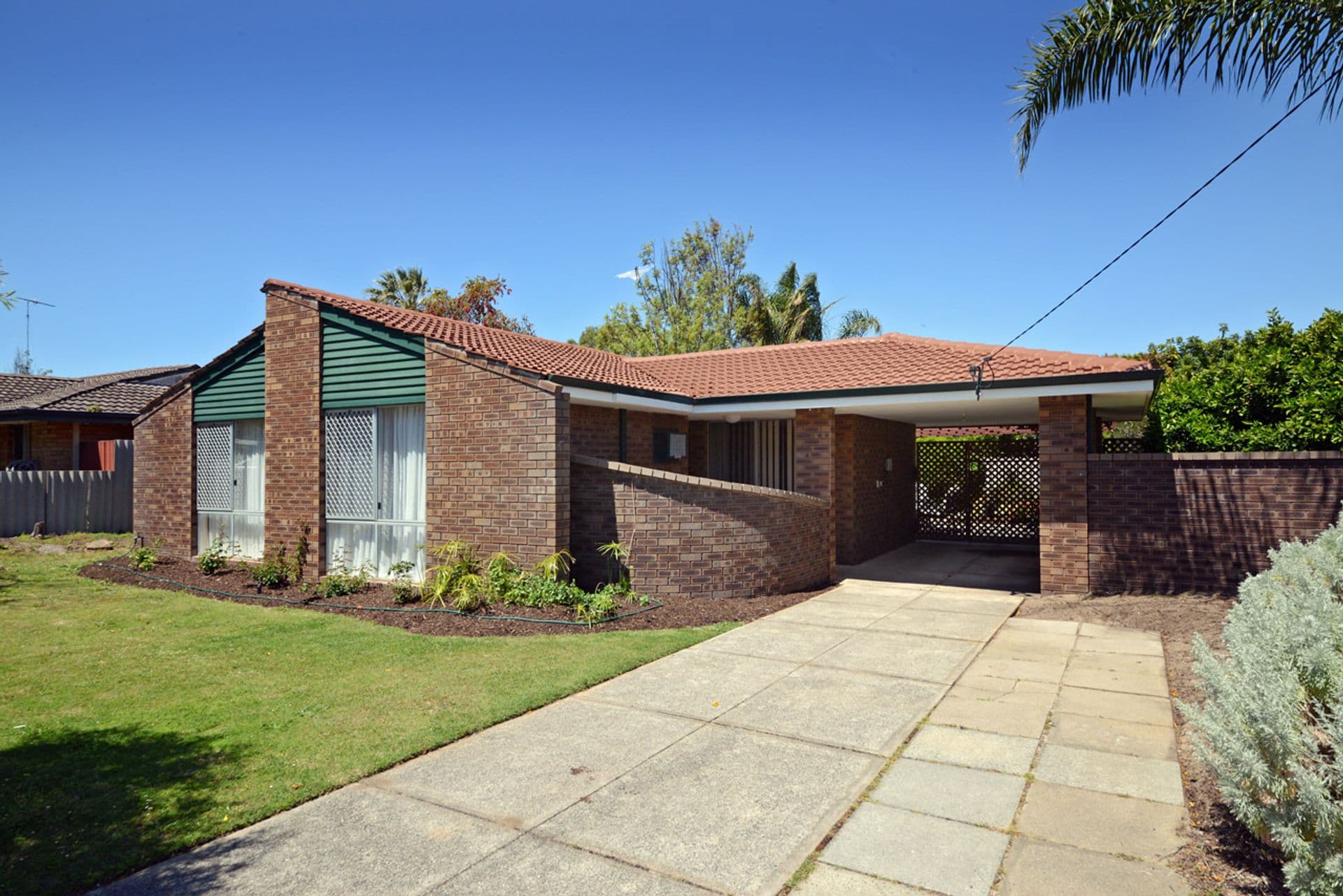 36 Dandaloo Crescent, Wanneroo, WA, 6065, Wanneroo - Thumbnail 2