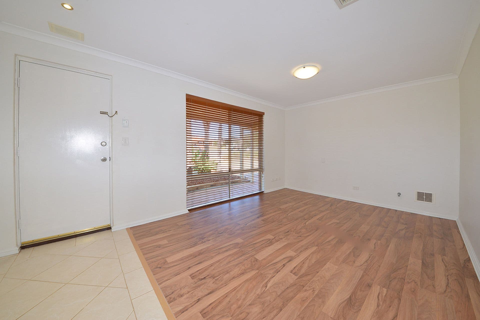 10 Bombala Close, Merriwa, WA, 6030, Merriwa - Thumbnail 2
