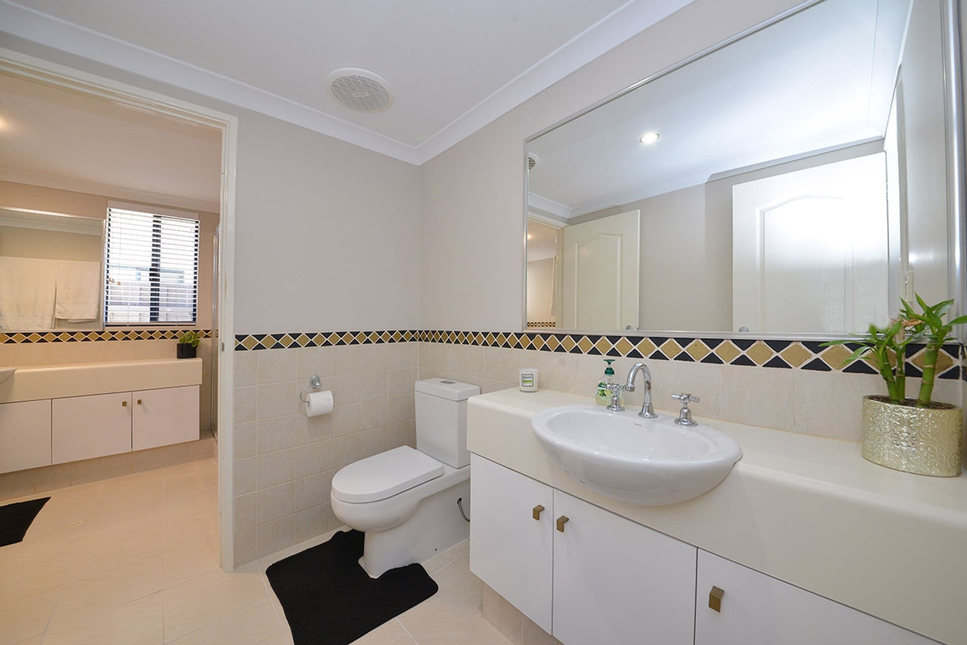 16 Bantry Bend, Mindarie, WA, 6030, Mindarie - Thumbnail 7
