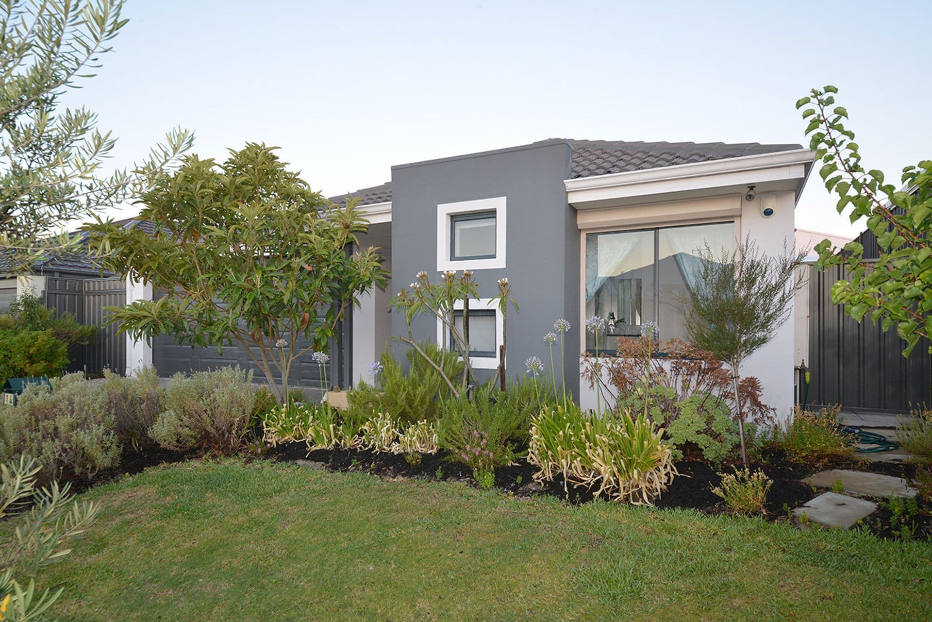 14 Viminea Street, Carramar, WA, 6031, Carramar - Thumbnail 2