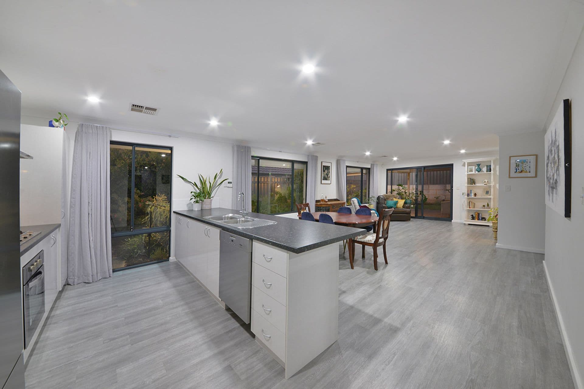 14 Viminea Street, Carramar, WA, 6031, Carramar - Thumbnail 8