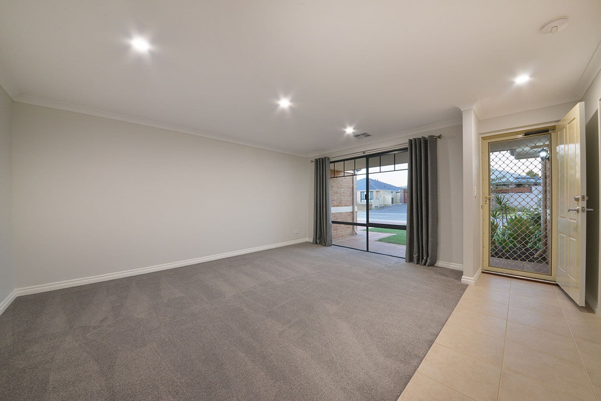 41 Collanda Circuit, Carramar, WA, 6031, Carramar - Thumbnail 5