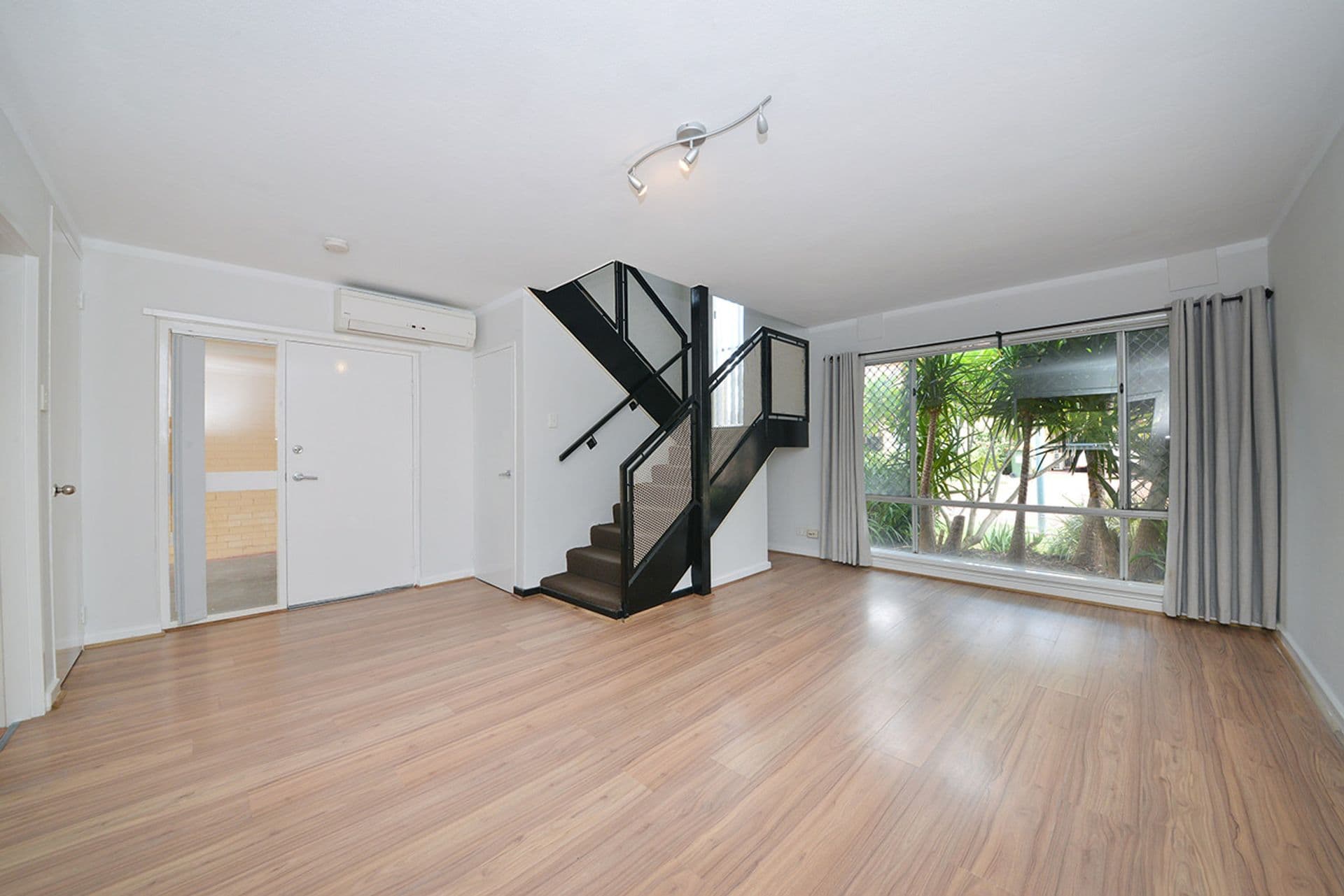 3/69 Tendring Way, Girrawheen, WA, 6064, Girrawheen - Thumbnail 4