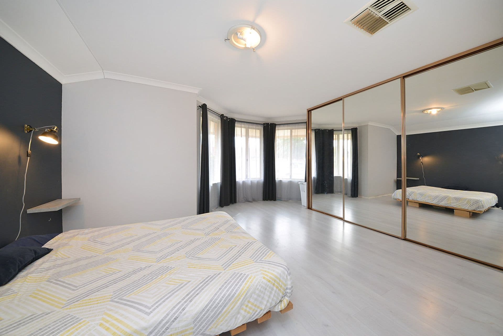 4 Stroud Court, Carramar, WA, 6031, Carramar - Thumbnail 3