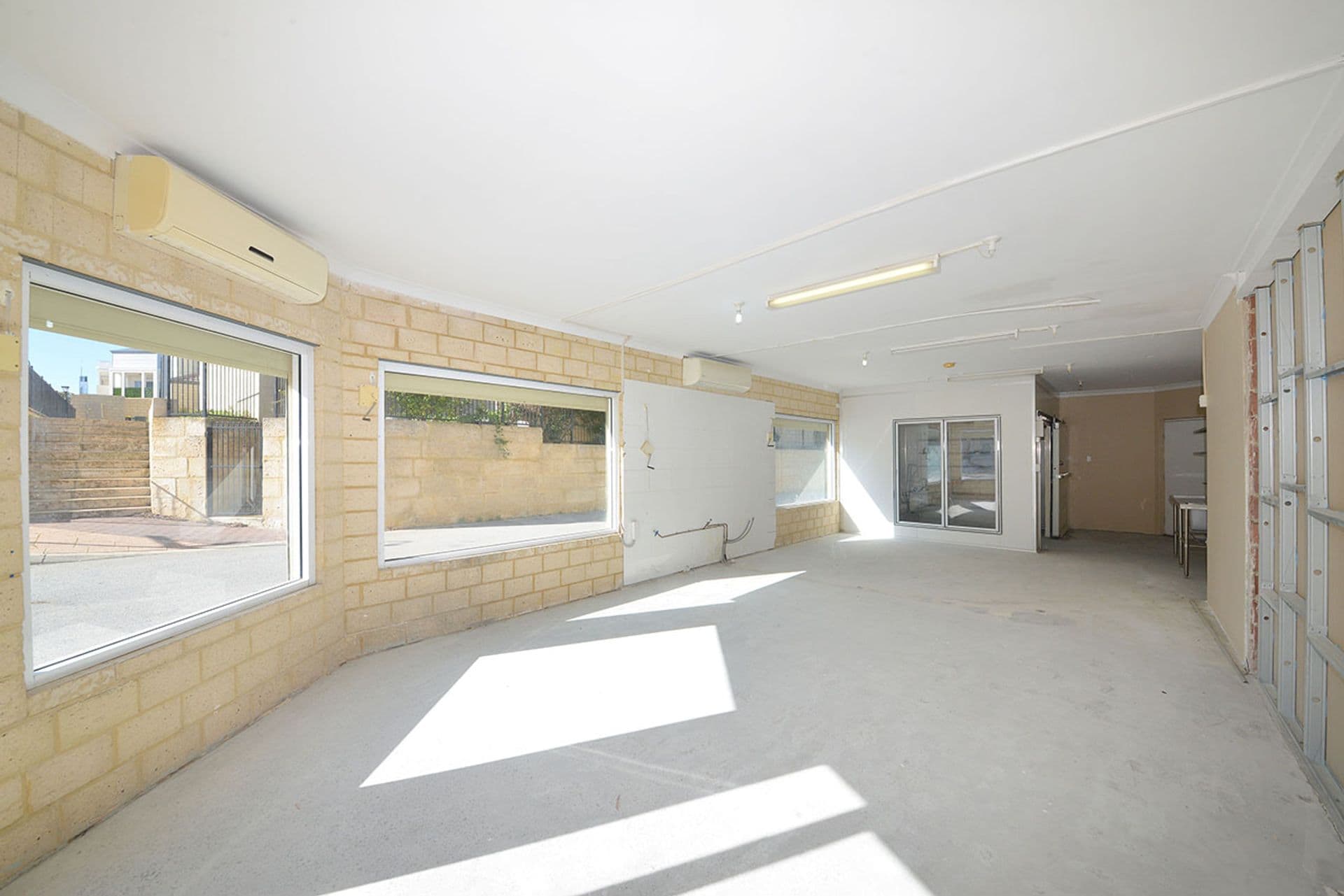 254 Ocean Keys Boulevard, Clarkson, WA, 6030, Clarkson - Thumbnail 2
